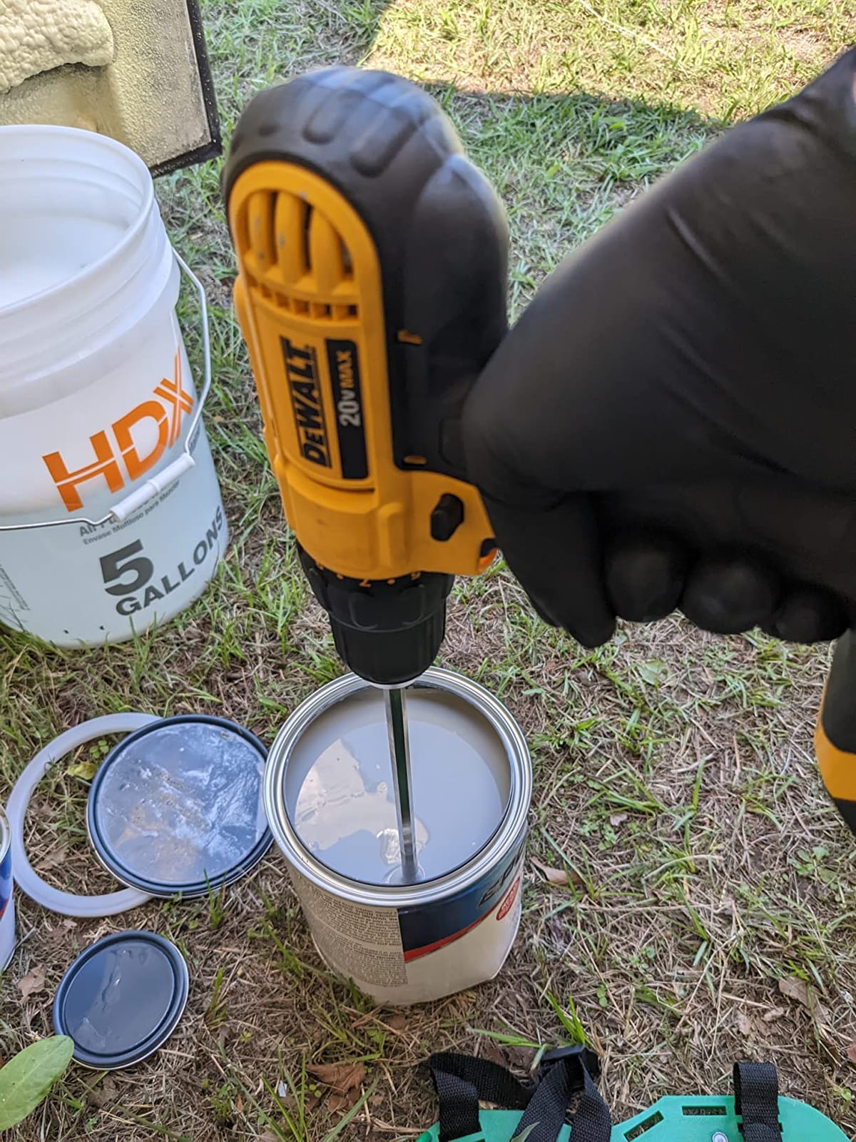 Edward Tools Paint and Mud Mixer for Drill - Mixes 1 to 3 Gallons - 15 3/4