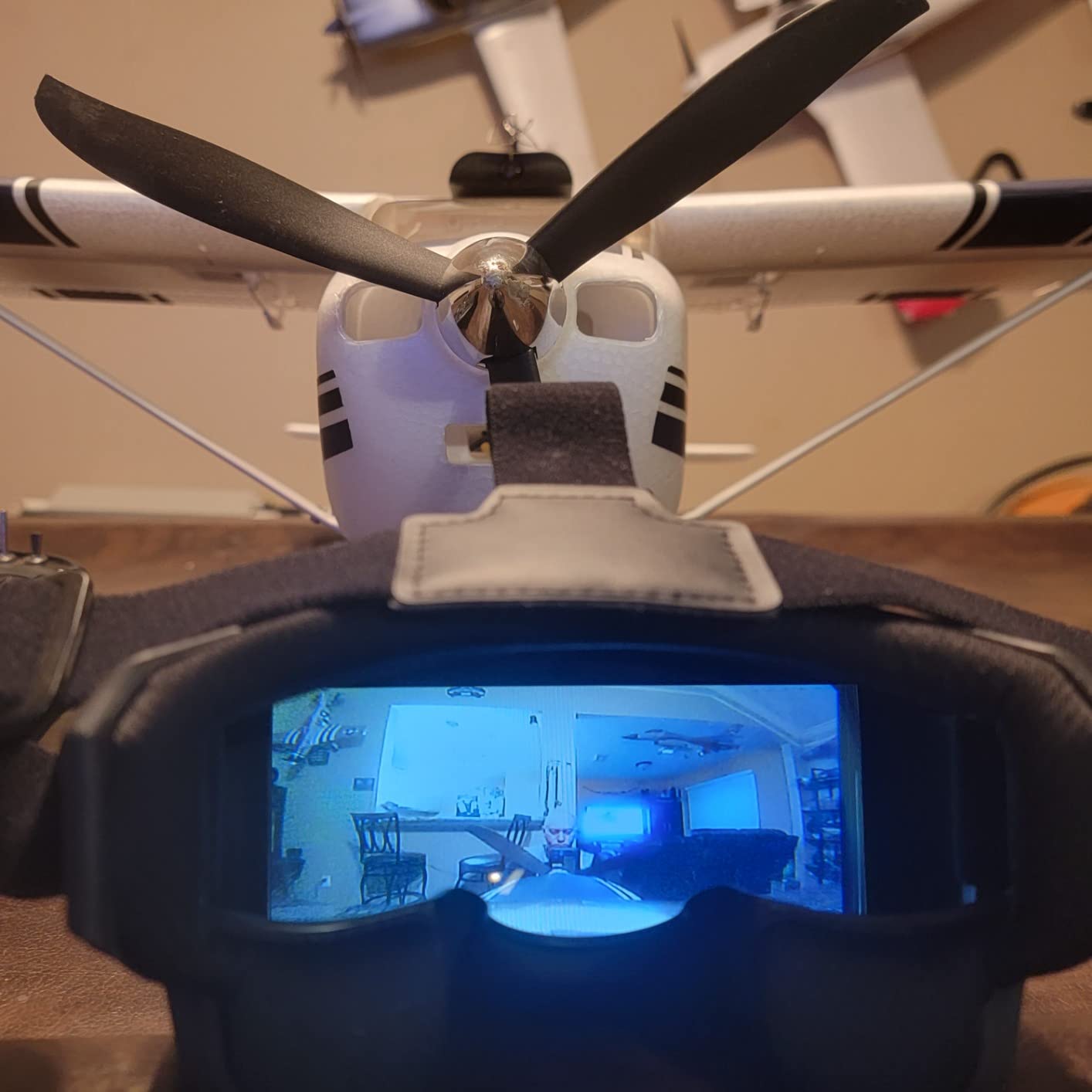 WT02 600TVL Ultra Micro AIO Camera and 200mW 5.8GHz Video Transmitter with Clover Antenna for FPV Indoor Racing customer photo 1