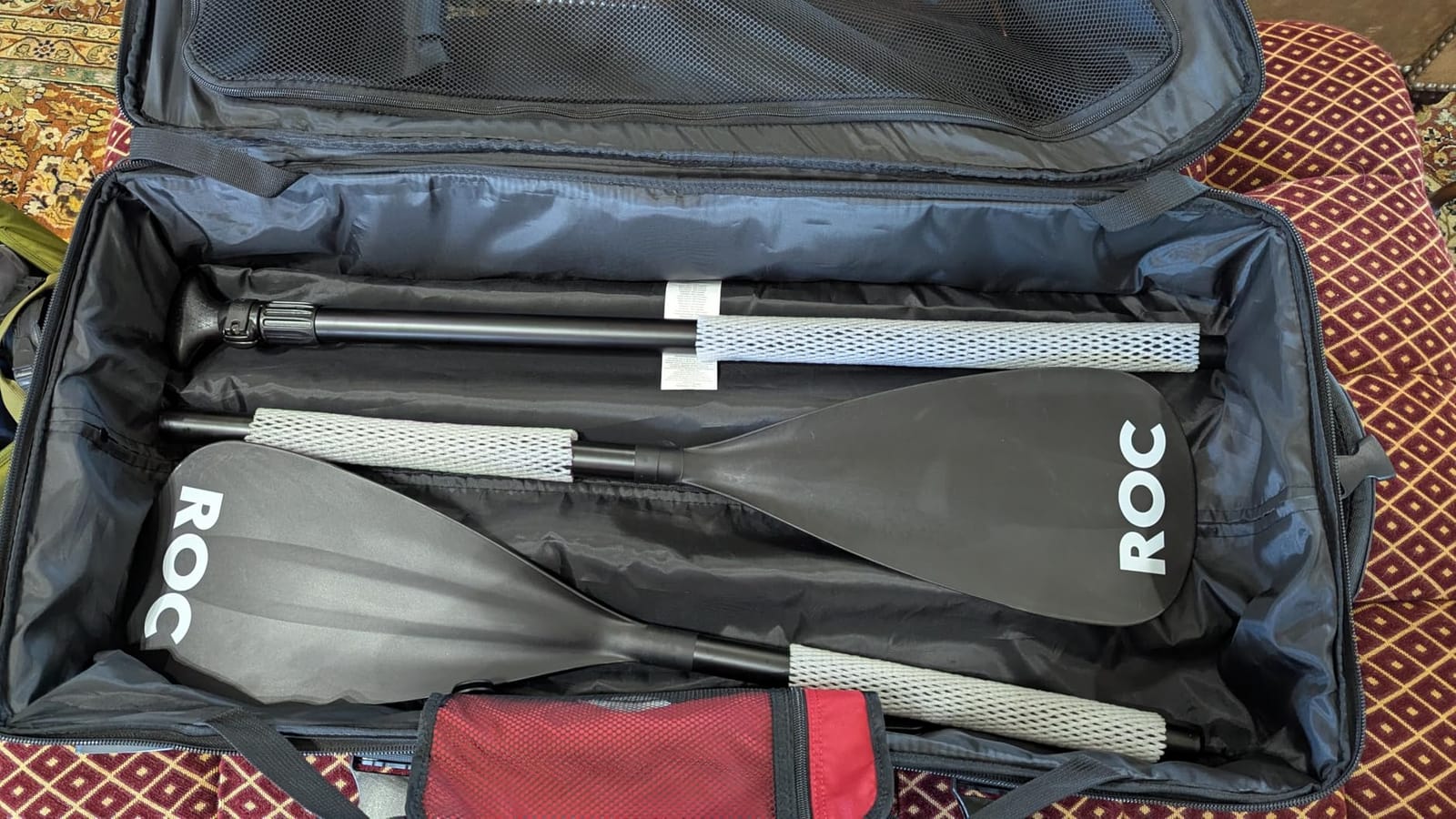 Amazon Basics 35-inch Large Rolling Duffel Bag with Wheels and Handle, Travel Duffle with Durable Ripstop Polyester Material, 2 Layers of Storage Space, Multiple Interior and Exterior Pockets, Black customer photo 1