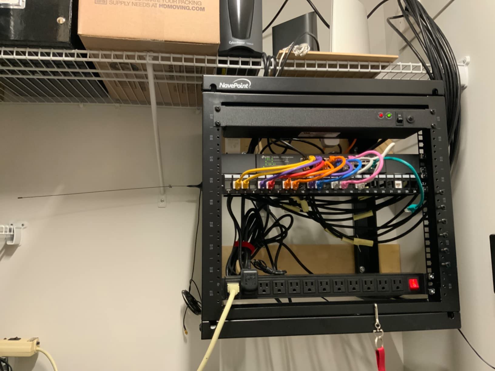 NavePoint 9U Open-Frame Server Rack for 19