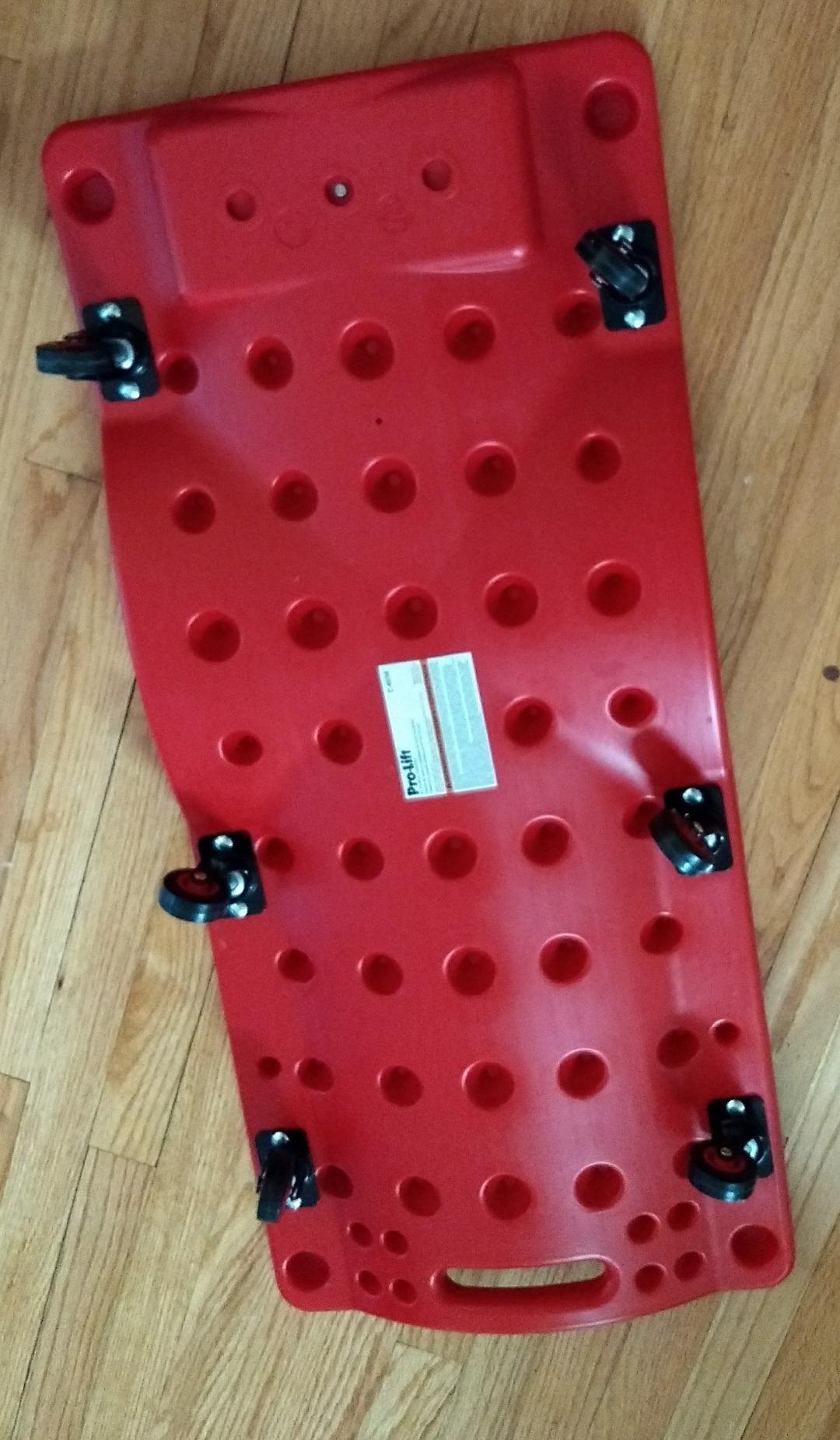 Pro Lift Mechanic Plastic Creeper 36 Inch - Blow Molded Ergonomic HDPE Body with Padded Headrest - 300 Lbs Capacity customer photo 1