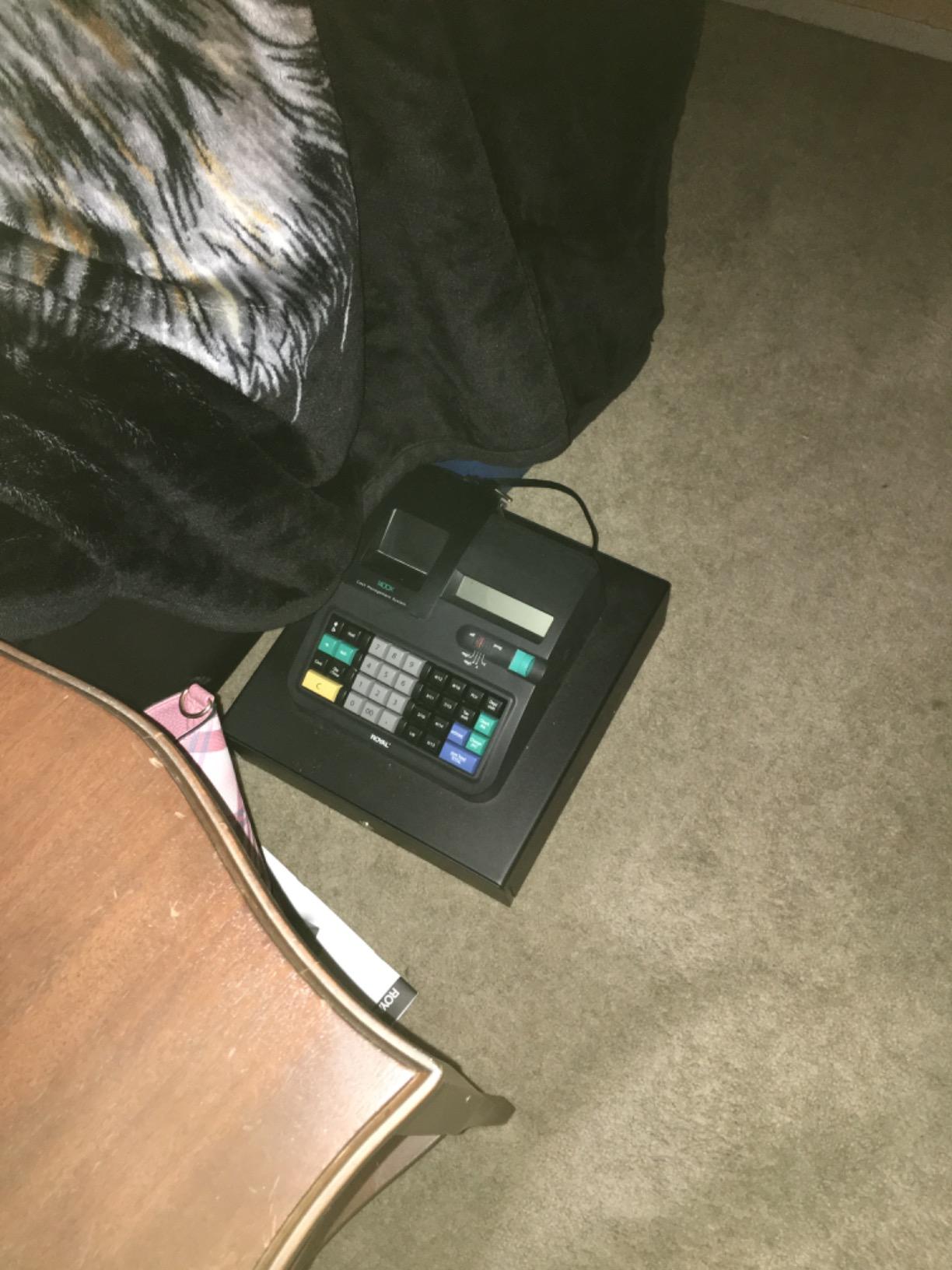 Royal 140DX Electronic Cash Register, Black customer photo 1