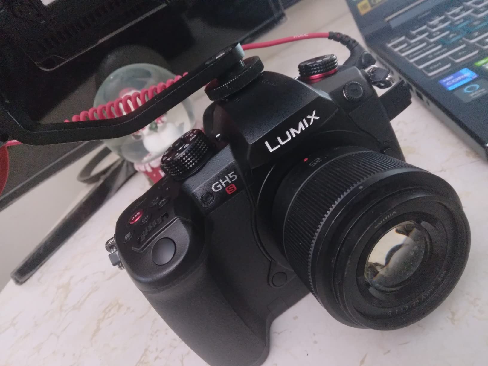 Panasonic LUMIX GH5S Body 4K Digital Camera, 10.2 Megapixel Mirrorless Camera with High-Sensitivity MOS Sensor, C4K/4K UHD 4:2:2 10-Bit, 3.2-Inch LCD, DC-GH5S (Black) customer photo 2