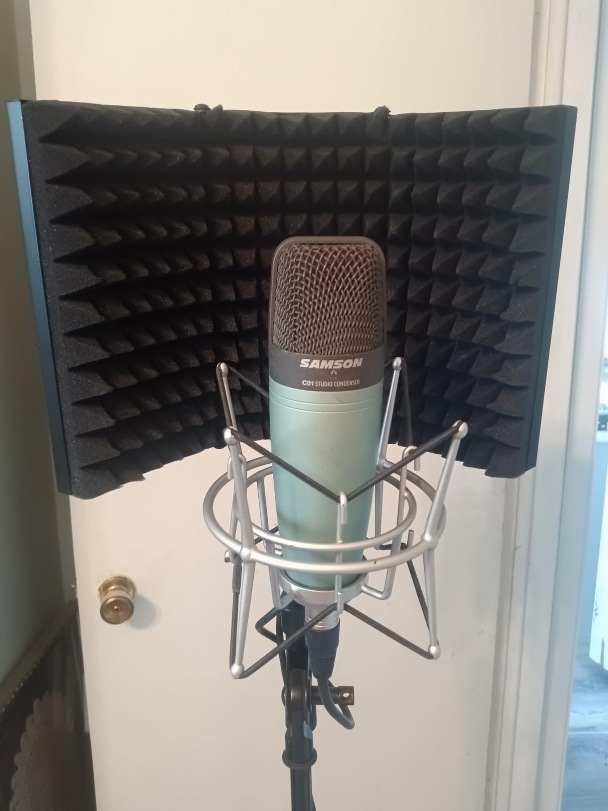 TONOR Microphone Isolation Shield, Studio Mic Sound Absorbing Foam Reflector for Any Condenser Microphone Recording Equipment Studio, Black customer photo 1