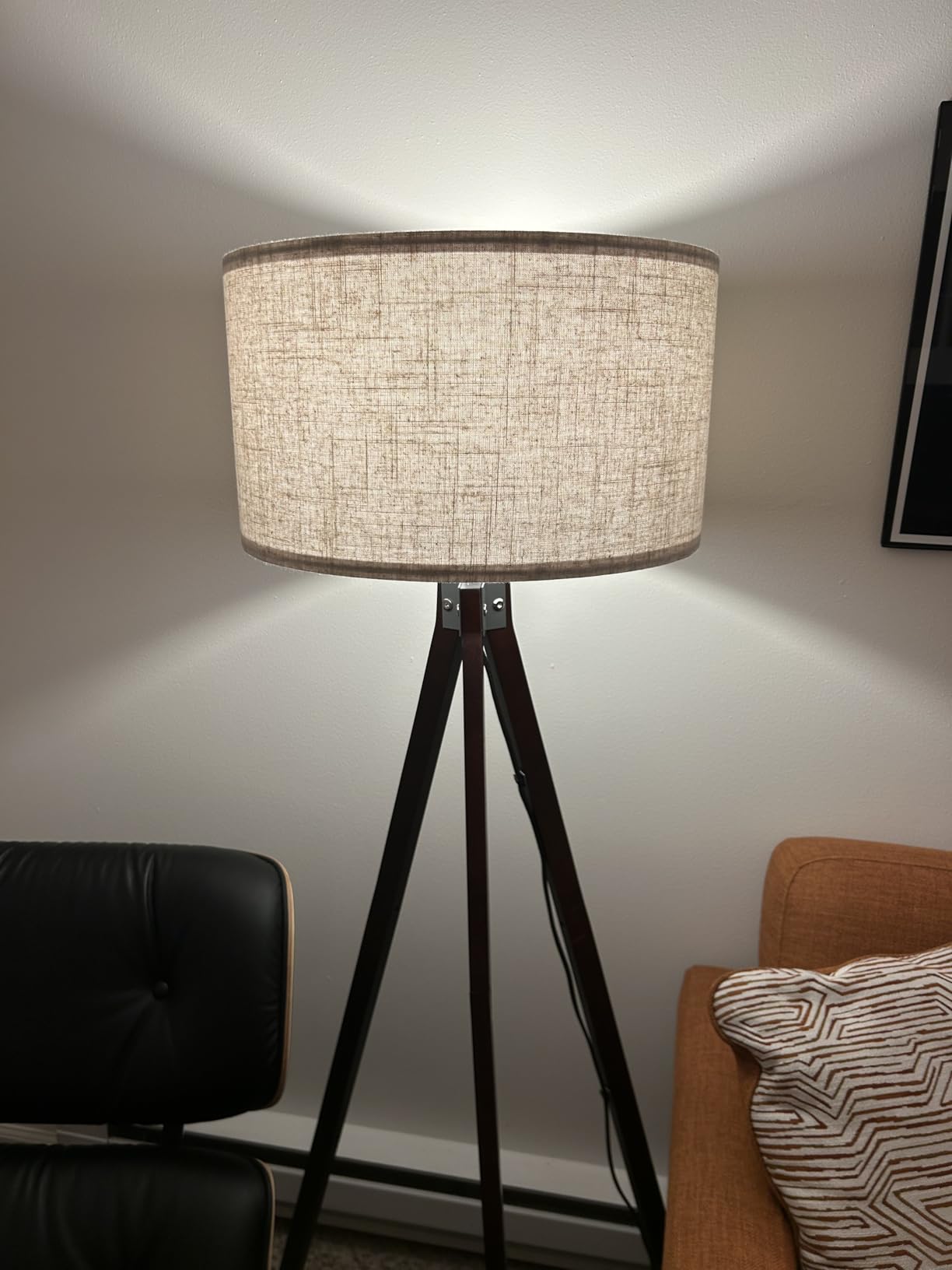 LEPOWER Tripod Floor Lamp Mid Century Modern Standing Lamps for Living Room | Light-Diffusing Linen Shade, Premium Rubberwood Tripod with E26 Base, Adding Warmth to Bedroom, Office & Study Corner Brown customer photo 1