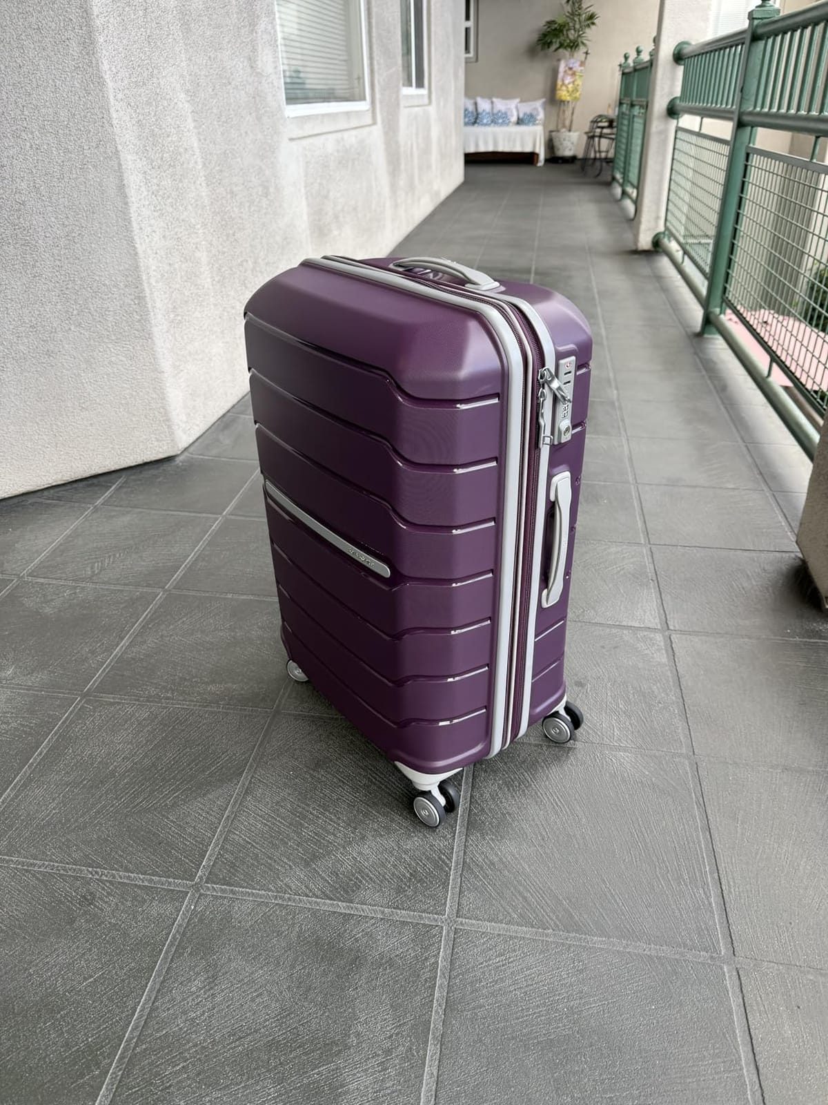 Samsonite Freeform 28-Inch Large Luggage with Dual 360° Spinner Wheels - Checked Suitcase - TSA Lock, Airline-Approved - Lightweight Durable Polypropylene Expandable Hardshell - Navy customer photo 1