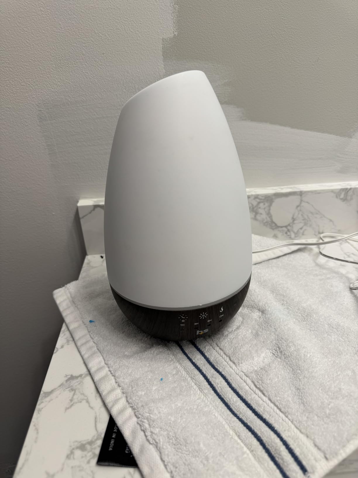 HealthSmart 500ML Essential Oil Diffuser for Large Rooms, Cool Mist Humidifier and Aromatherapy Diffuser, Adjustable Timer, Mist Mode and 7 LED Light Colors, White (Pack of 1) customer photo 2