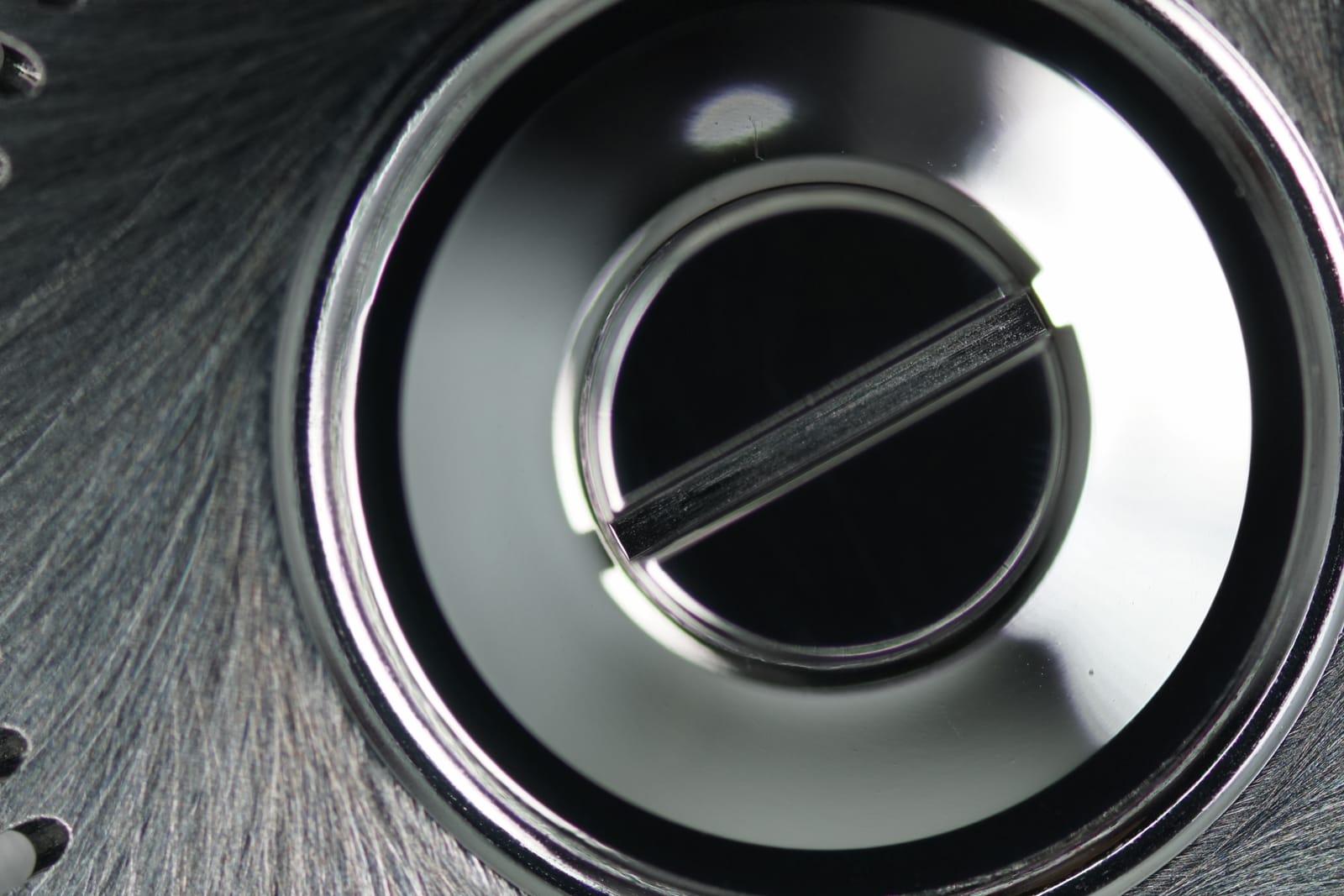 Venus Optics Laowa 25mm f/2.8 2.5-5X Ultra-Macro (Sony FE Mount) customer photo 1