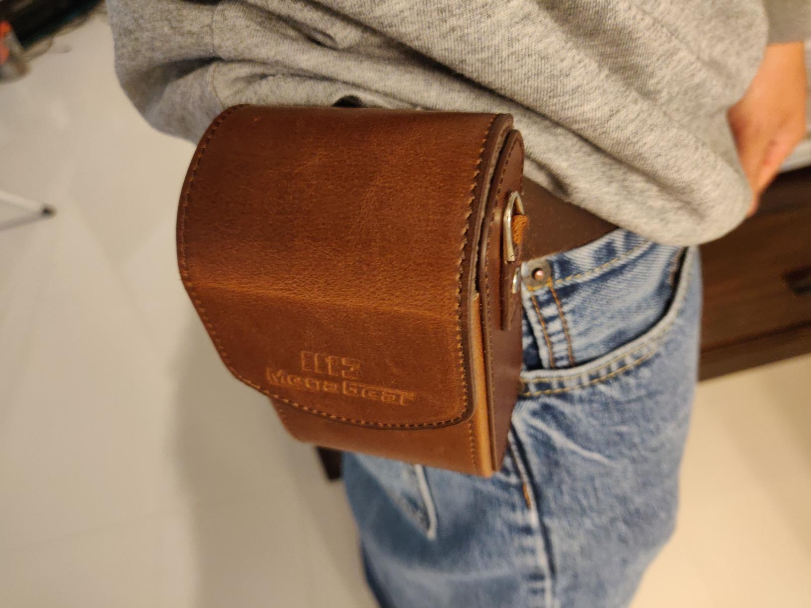 MegaGear MG1498 Leather Camera Case with Strap Compatible with Sony Cyber-Shot Dsc-Rx100 Vıı, Dsc-Rx100 Vı, Dsc-Rx100 V, Dsc-Rx100 Iv - Light Brown customer photo 2