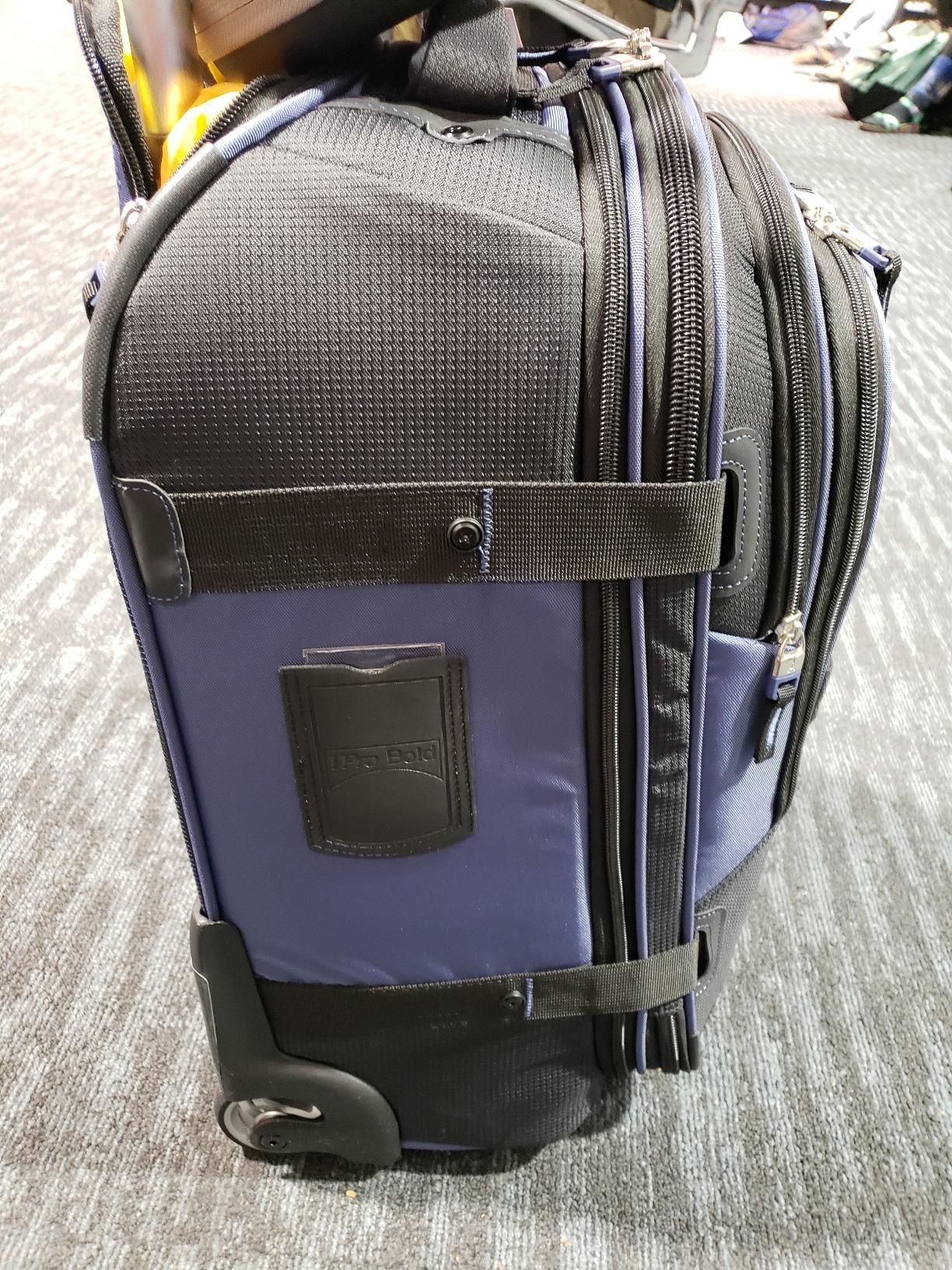 Travelpro Bold Softside Carry-On Rollaboard, Olive Green/Black, 22-Inch customer photo 2