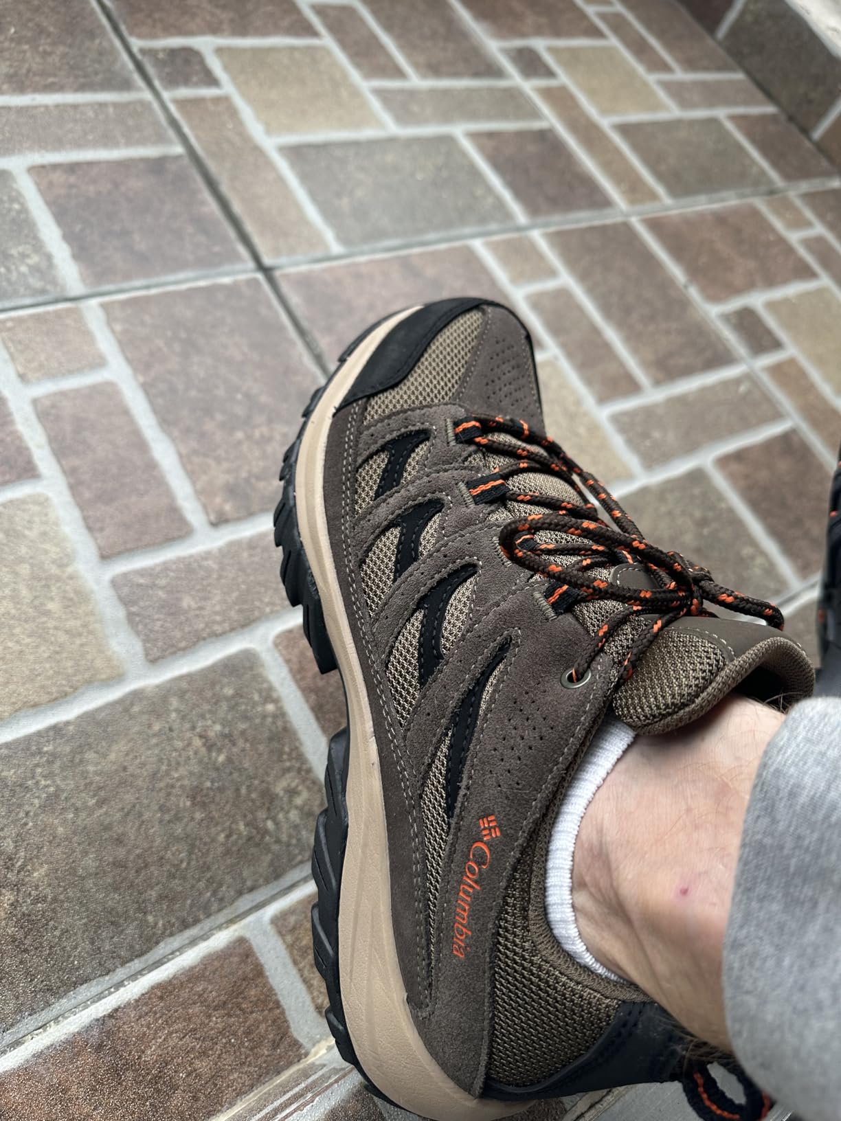 Columbia Men's Crestwood Hiking Boots customer photo 1