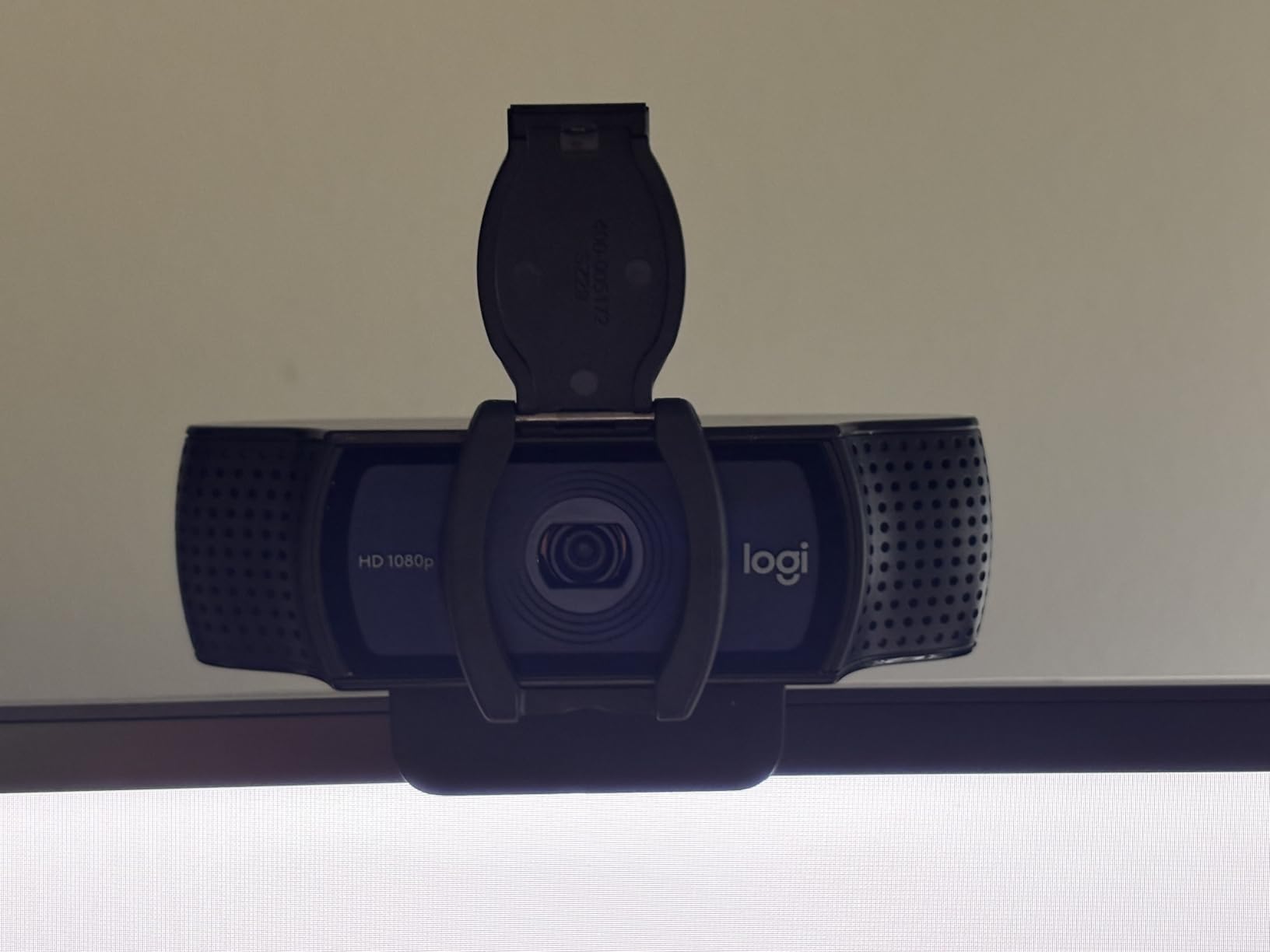 Logitech C920S HD Pro Webcam Full 1080p/30fps Video Calling Clear Stereo | 30fps video calling, clear stereo audio, light correction, works with Skype, Zoom, FaceTime, Hangouts, PC, Mac, laptop customer photo 1
