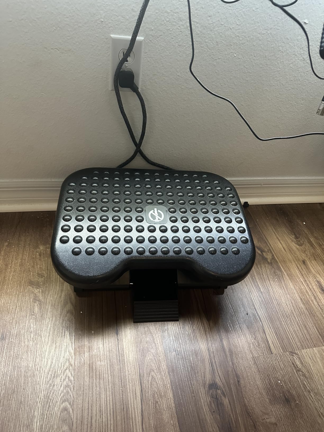 HUANUO Adjustable Desk Footrest, Foot Rest for Under Desk at Work with Massage, Adjustable Foot Stool with 3 Height Position & 30 Degree Tilt Angle Adjustment for Home, Office customer photo 2