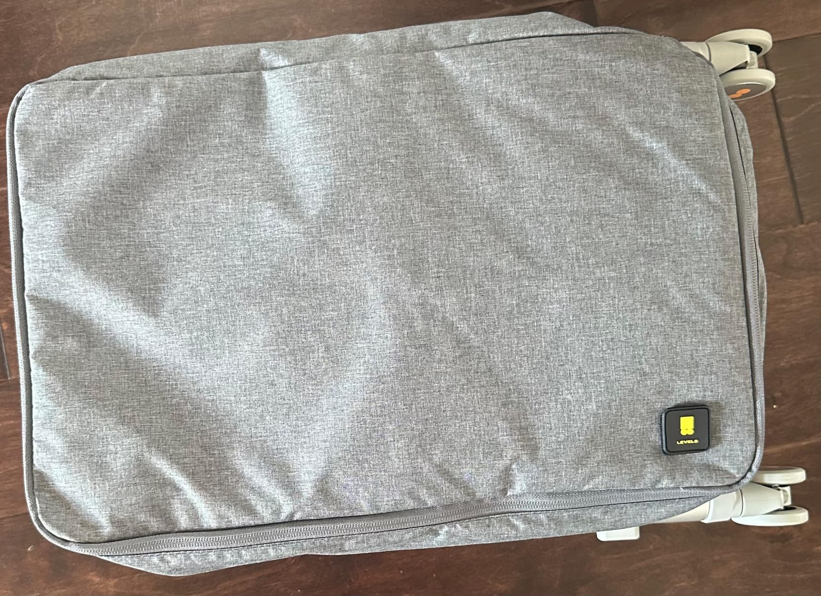 LEVEL8 Gibraltar Carry on Luggage, 20 Inch Aluminum Zipperless Luggages Airline Approved, Hardside Suitcase with TSA Lock and Spinner Wheels, Silver customer photo 2