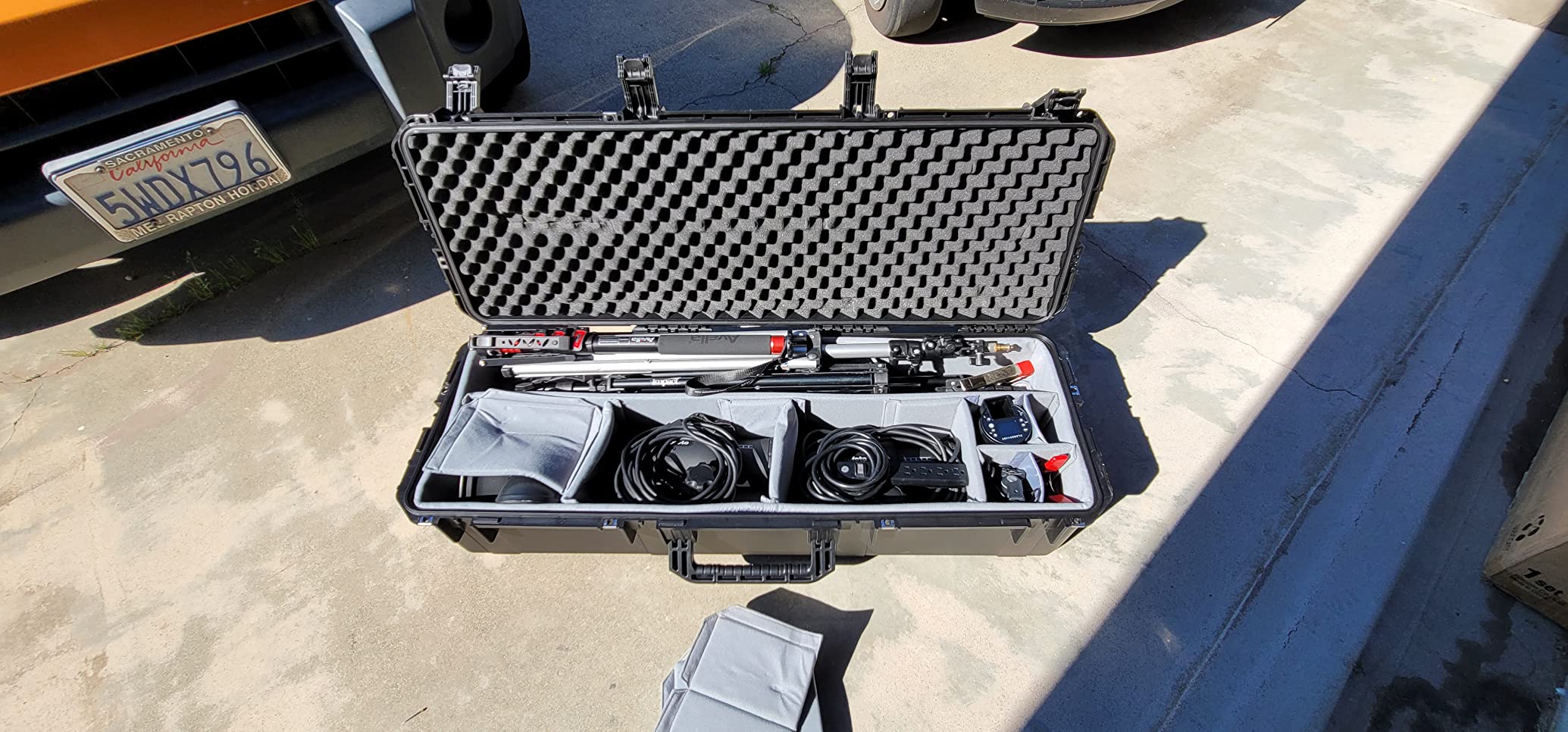 Cases 43.5 Inch Waterproof Videographer and Photography Case with Think Tank Designed Dividers and Waterproof Design, Black customer photo 1