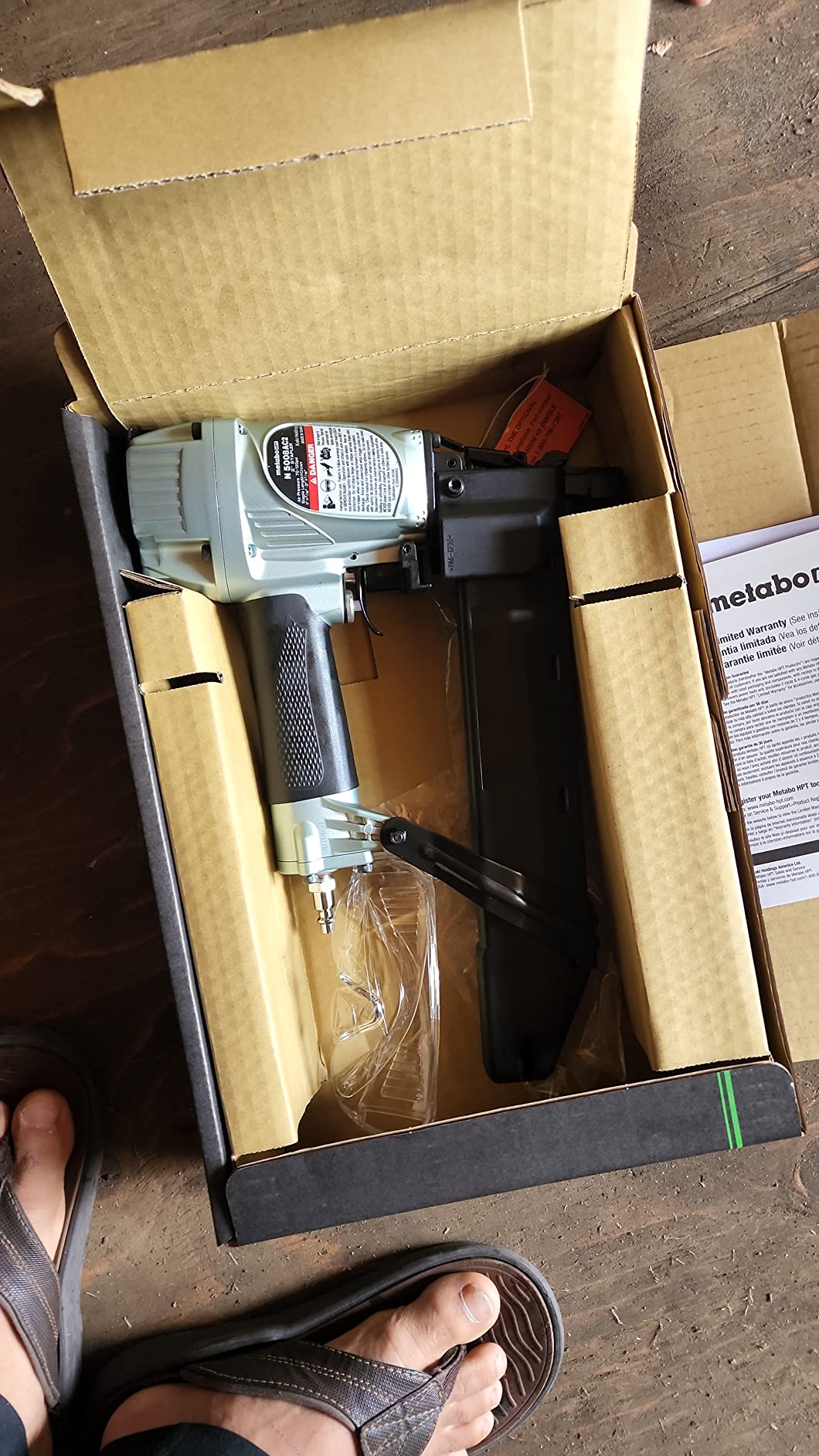 Metabo HPT 7/16 Standard Crown Stapler, 16 Gauge, Pneumatic, N5008AC2 | Roof Decking & Subfloor Install, Power Nailers, 1 to 2 in Wire Staples, Construction Tool for Framing customer photo 2