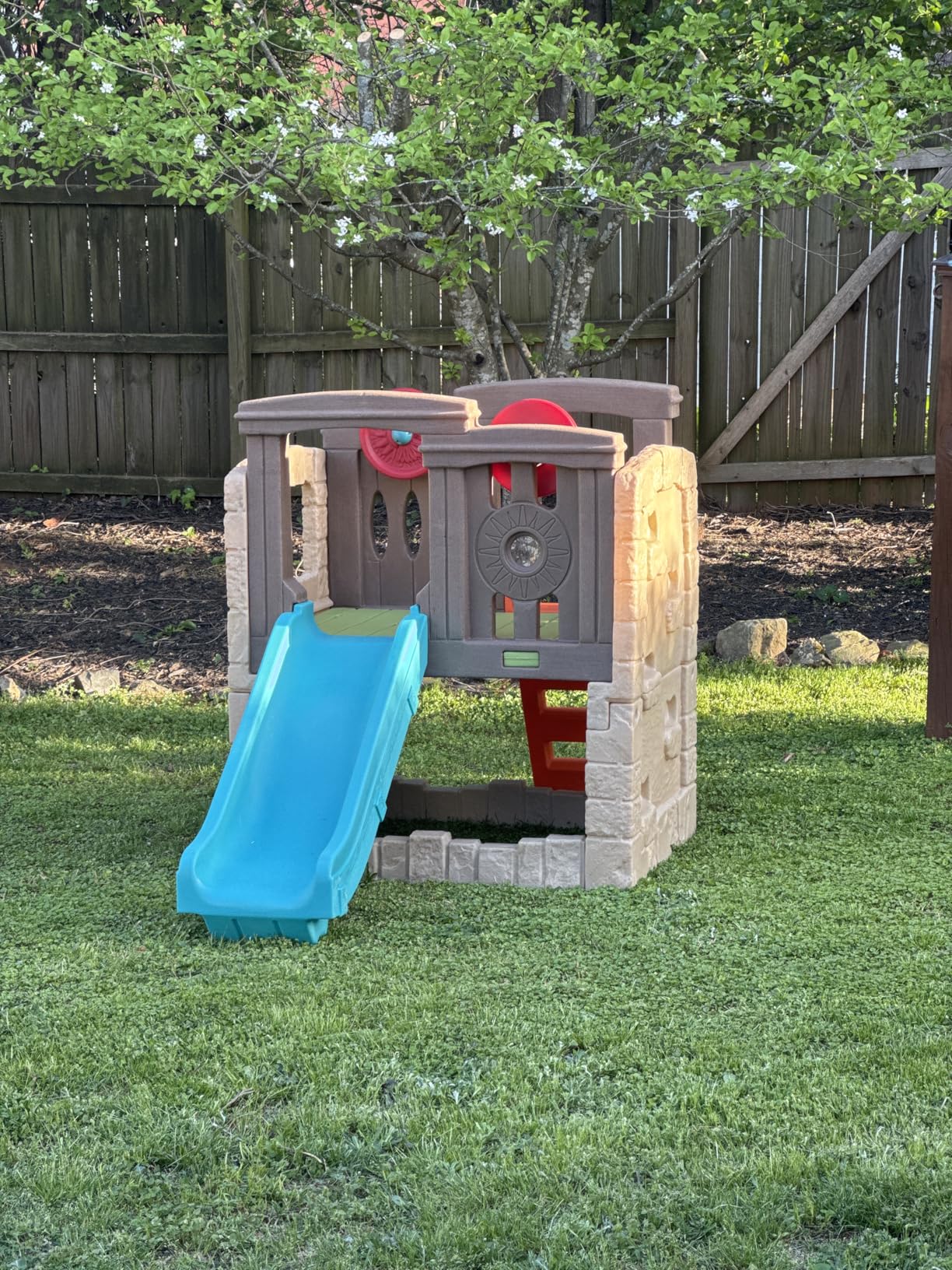 Step2 Woodland Climber II Kids Playset, Ages 2-6 Years Old, Toddler Slide and Climbing Wall, Outdoor Playground for Backyard, Sturdy Plastic Frame, Easy Set Up customer photo 2