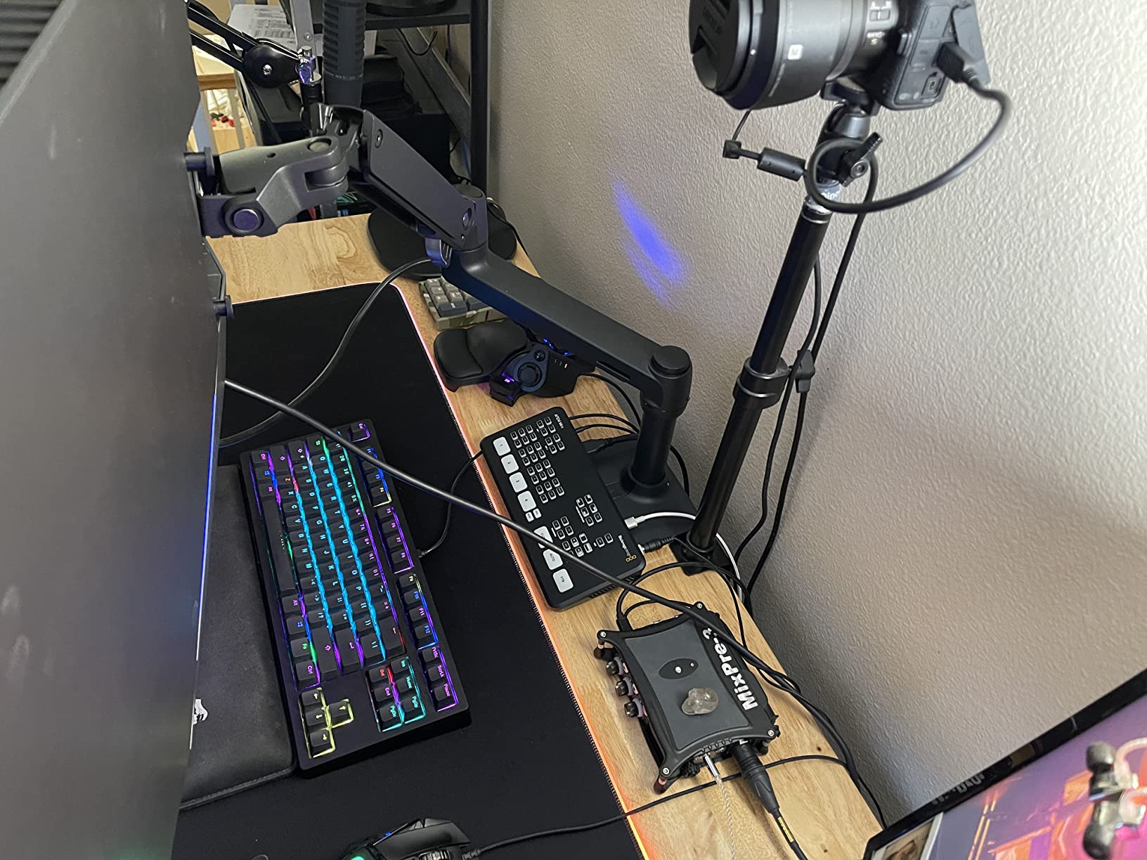 Ergotron – LX Monitor Arm, Single Monitor Desk Mount – fits Flat Curved Ultrawide Computer Monitors up to 34 Inches, 7 to 25 lbs, VESA 75x75mm or 100x100mm – Matte Black customer photo 1