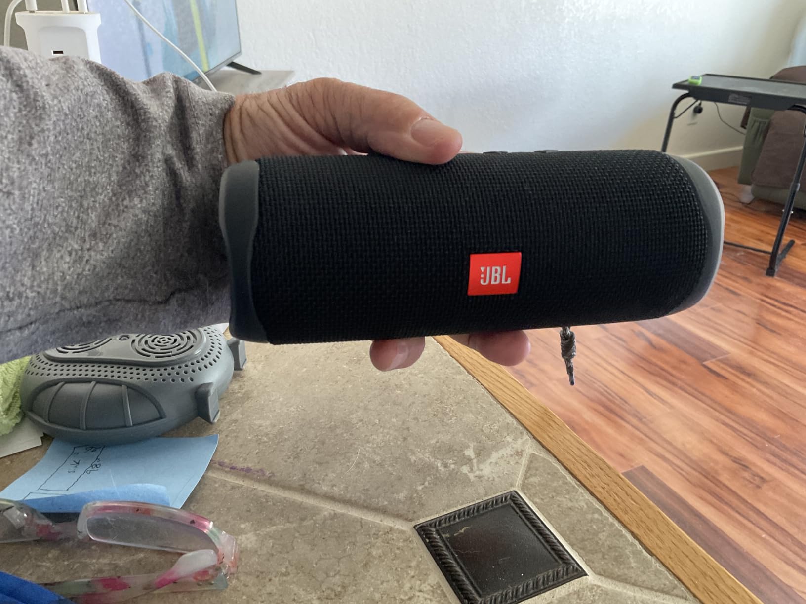 JBL FLIP 5, Waterproof Portable Bluetooth Speaker, White customer photo 1