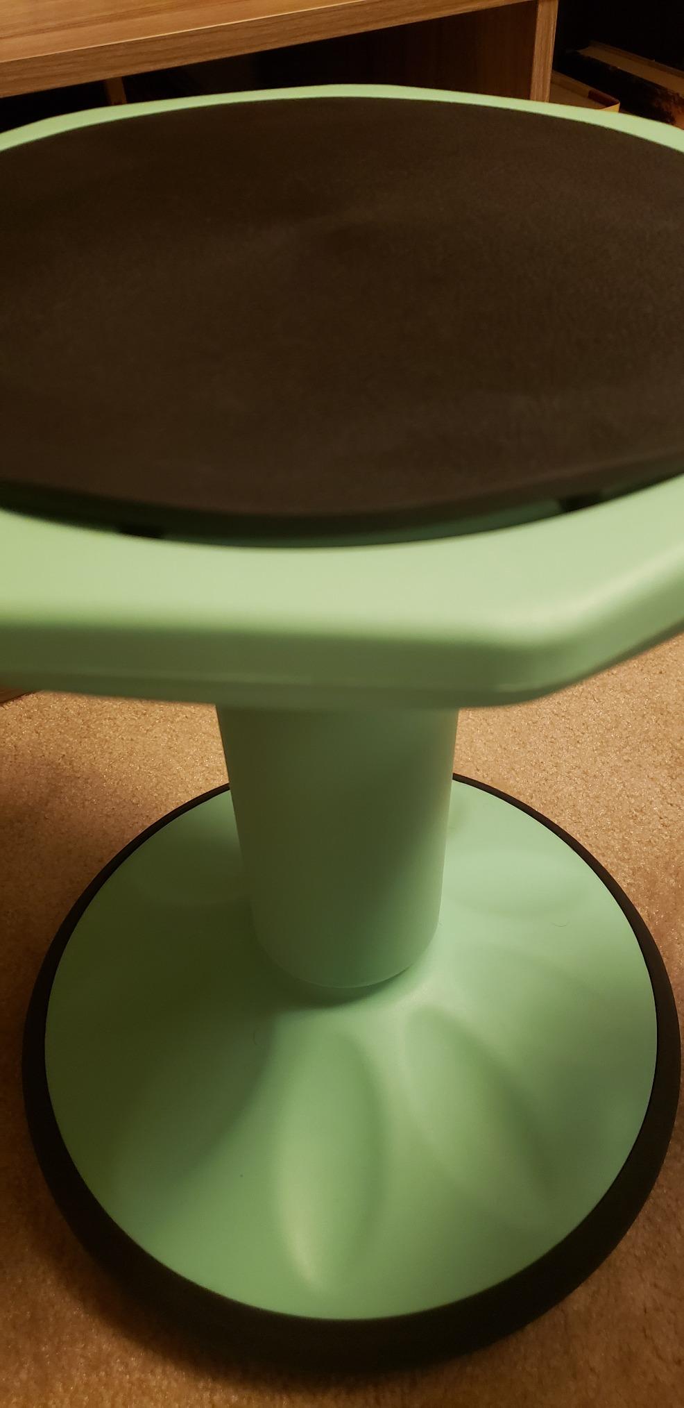 Giantex Wobble Stools for Classroom Seating, Wiggle Stool with Adjustable Height, 24 Inch Active Learning Stool, Sitting Balance Chair for School, Office Stand Up, Flexible Seating Wobble Chair (Green) customer photo 1