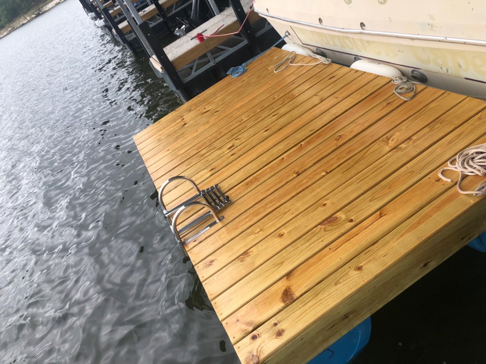 4-Step Stainless Steel Telescoping Dock Ladder for Pontoon Boats - Heavy Duty 600lbs Capacity, Foldable Rear Entry Swim Ladder with Wide Anti-Slip Pedals & Handrails customer photo 1