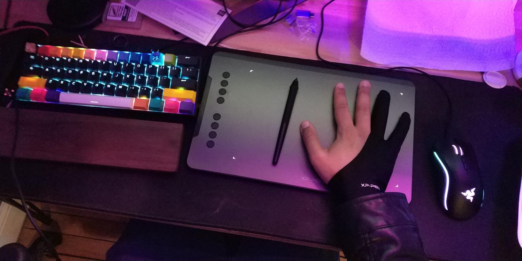 XPPen Updated Deco 01 V3 Drawing Tablet, 16384 Pressure Sensitivity, 8 Custom Shortcuts, 220 Report Rate for OSU Drawing Pad, Remote Teaching & Animation, Compatible with Android, Windows, macOS customer photo 1