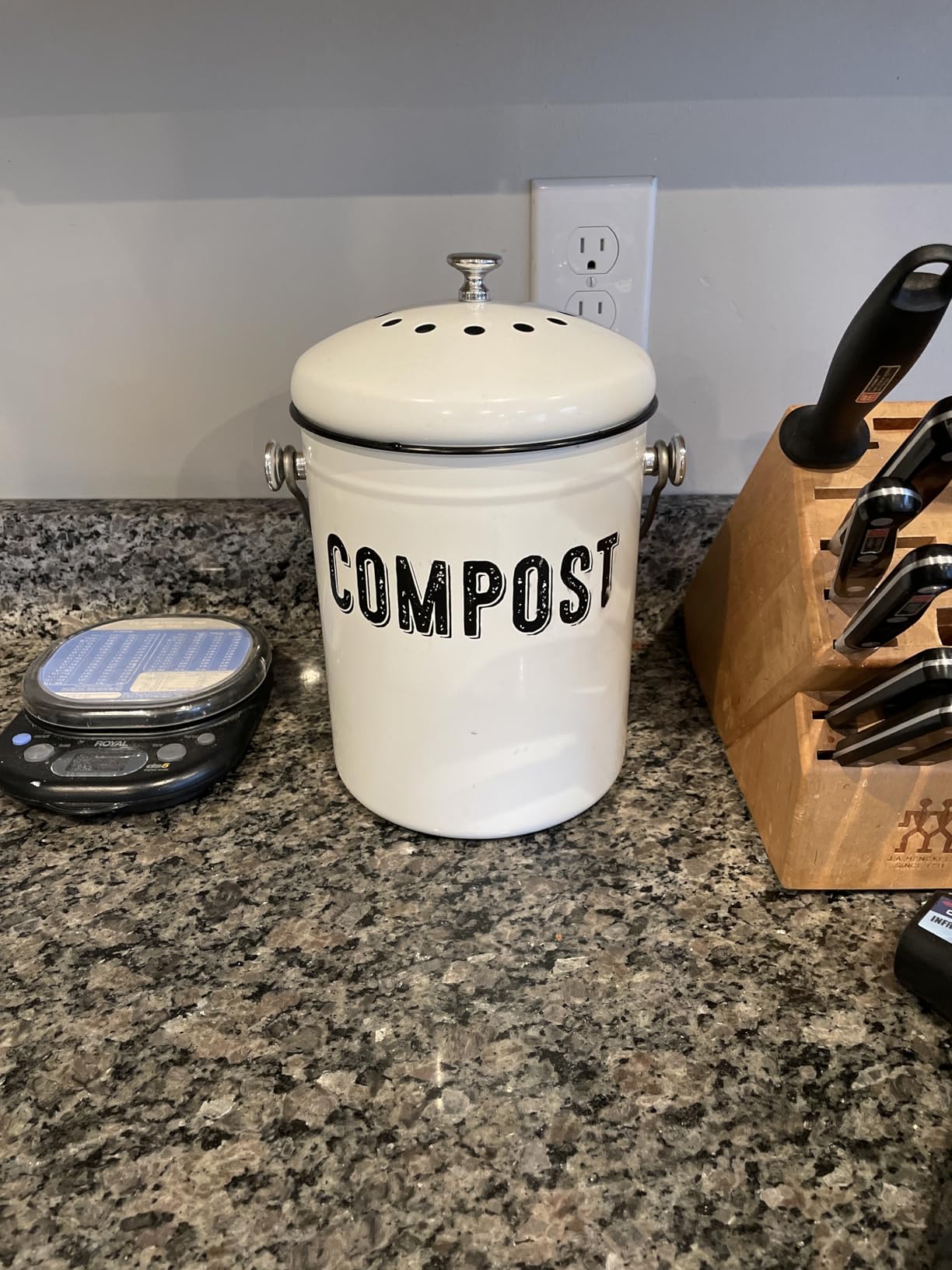 Granrosi Compost Bin Kitchen Counter, 1.3 Gallon Stainless Steel Countertop Composter Pail with Lid, Farmhouse Indoor Compost Bucket, Rust-Free Counter Top Bin with 3 Charcoal Filters, White Oval customer photo 1