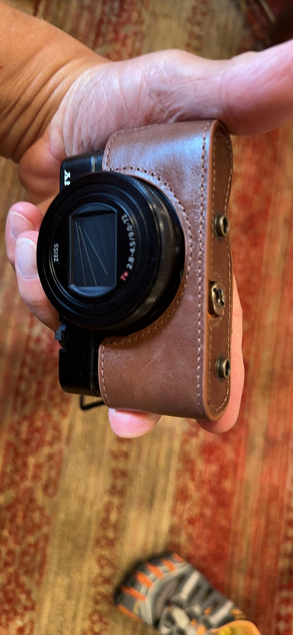 MegaGear MG1728 Ever Ready Genuine Leather Camera Case compatible with Sony Cyber-shot DSC-RX100 VII - Brown customer photo 1