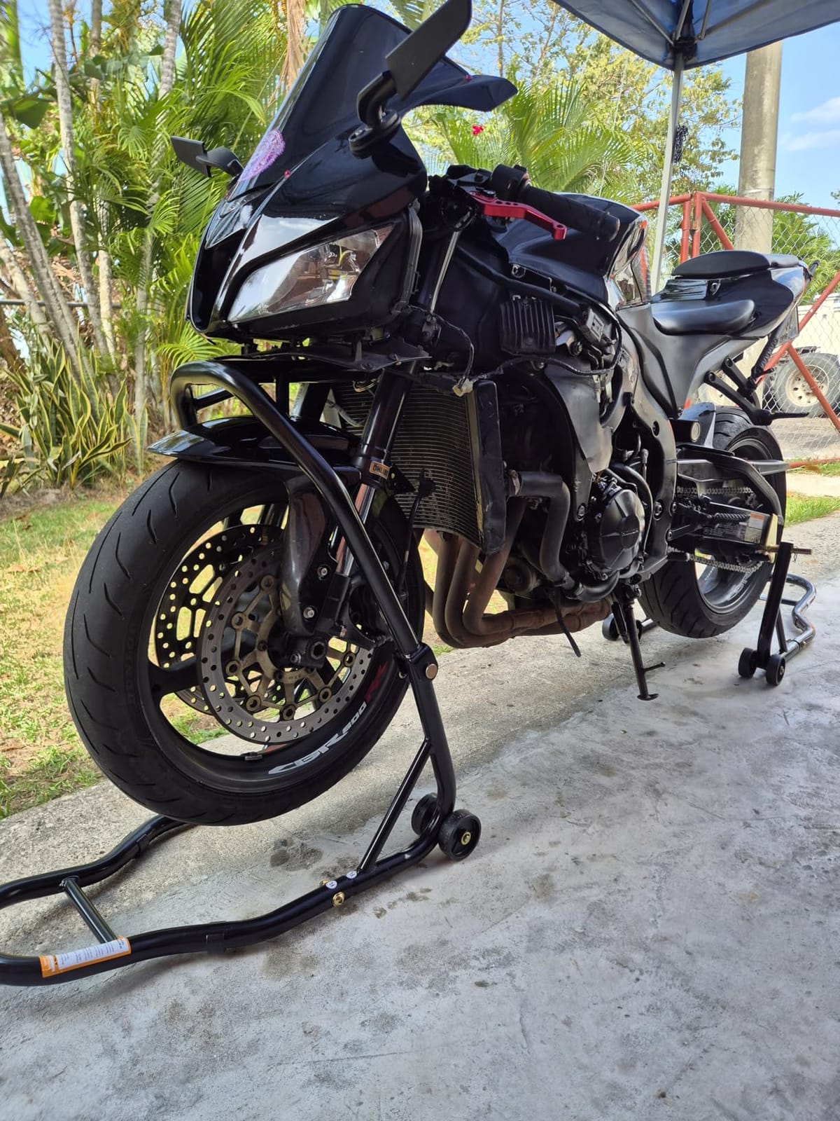Extreme Max 5600.3223 Sport Bike Front & Rear Spool-Style Lift Stand with Triple Tree Attachment customer photo 1