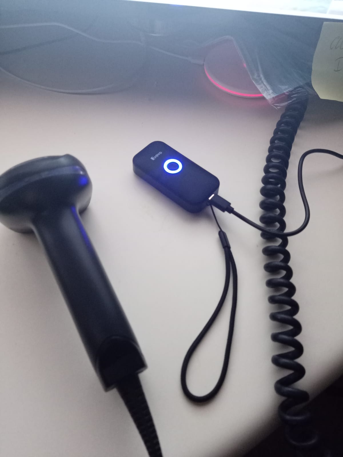Eyoyo Mini 1D Bluetooth Barcode Scanner, 3-in-1 Bluetooth & USB Wired & 2.4G Wireless Barcode Reader Portable Bar Code Scanning Work with Windows, Android, iOS, Tablets or Computers customer photo 1