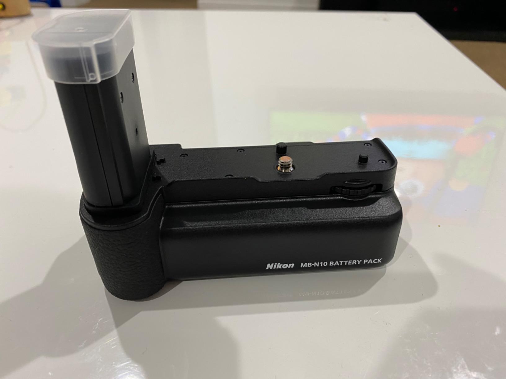 Nikon MB-N10 Multi-Battery Power Pack customer photo 2