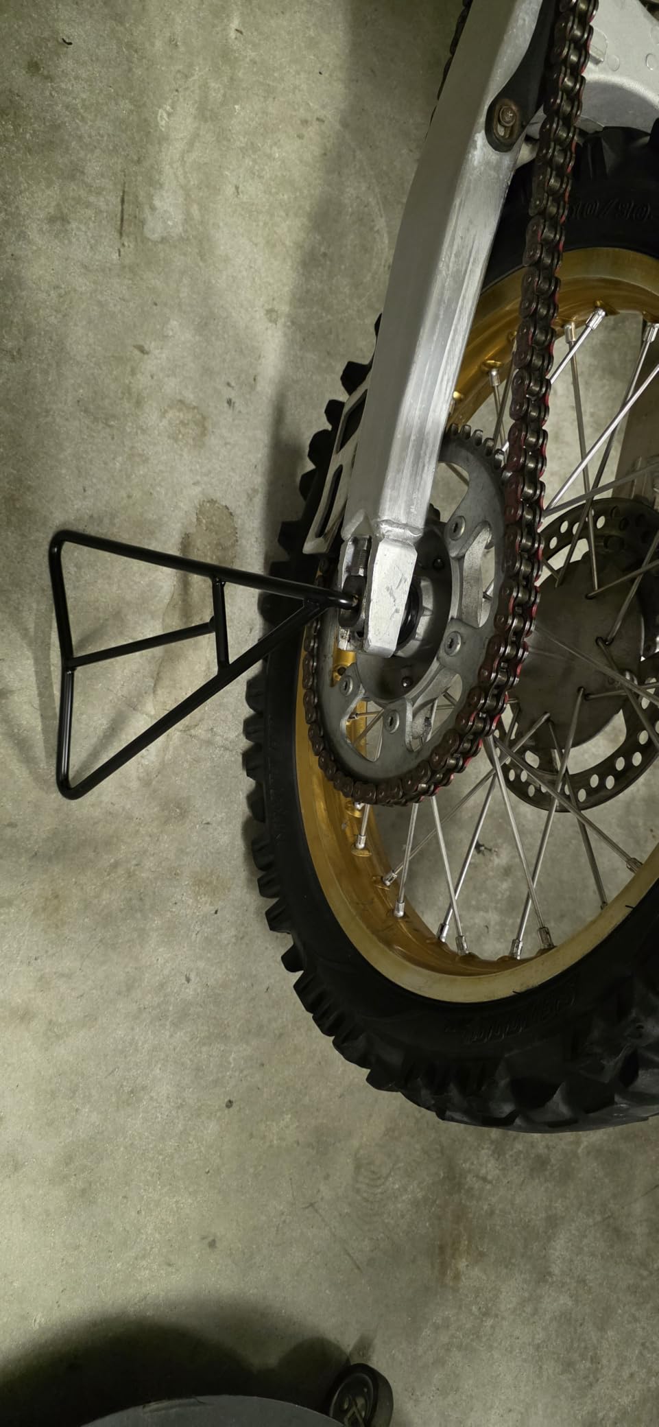 Eapele Triangle Stand for Dirt Bike, Solid Steel Structure Dirt Bike Stand, Universal for 80-500cc Supermoto Motocross Enduro Pit Bike customer photo 2