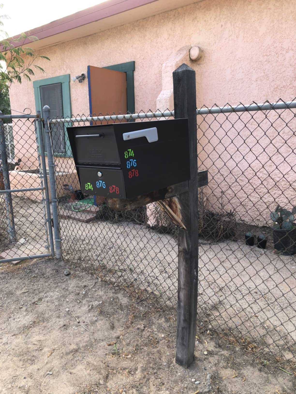 Architectural Mailboxes Oasis Eclipse Locking Post Mount Mailbox, Pewter | Galvanized steel build for outside with a pry-resistant lock, and weather-resistant build. USPS approved. customer photo 1