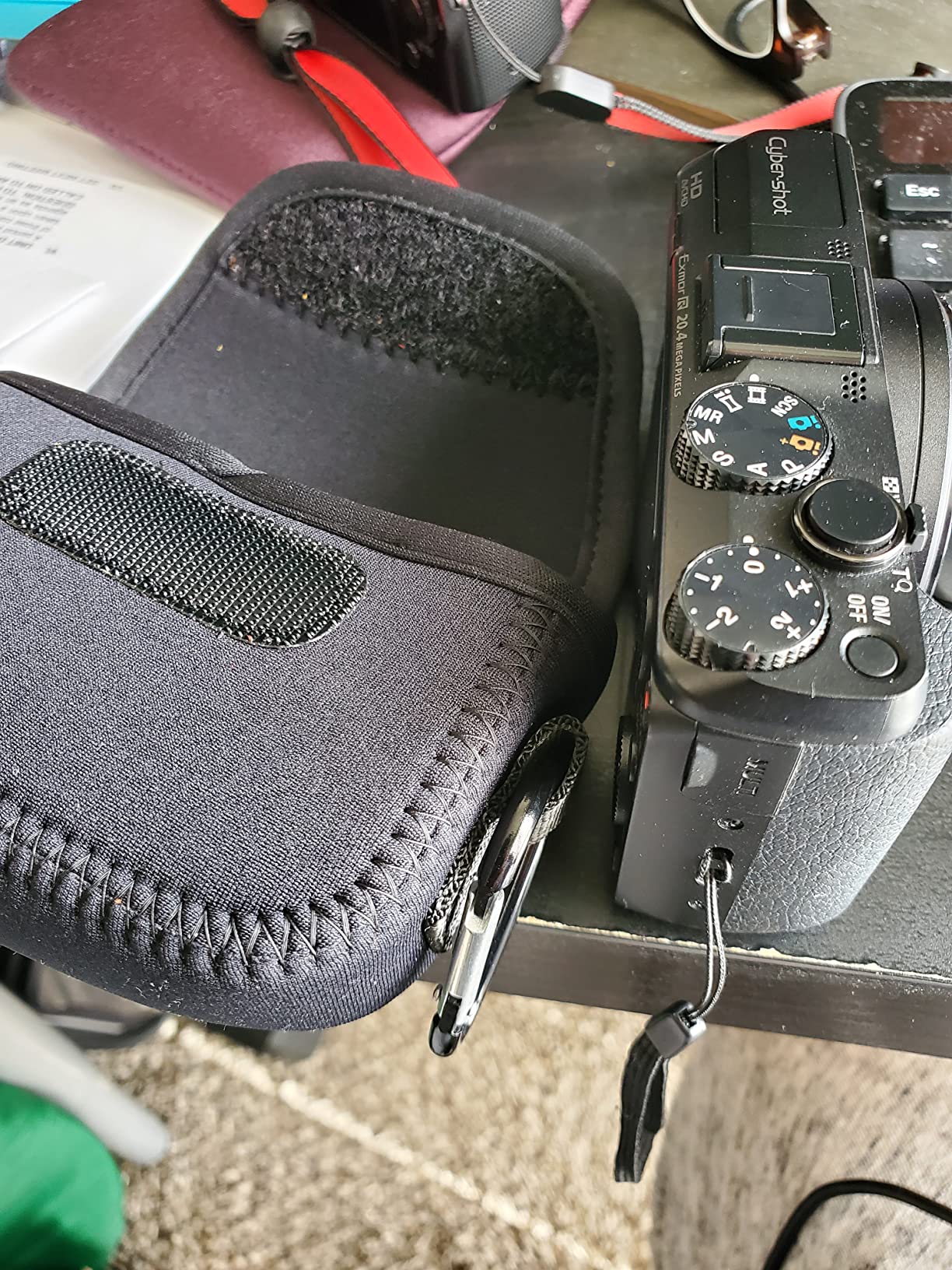 MegaGear MG1831 Ultra Light Neoprene Camera Case Compatible with Sony Cyber-Shot DSC-RX100 VII, DSC-RX100 VI, DSC-RX100 V, DSC-RX100 IV, DSC-RX100 III, DSC-RX100 II (Yellow) customer photo 1