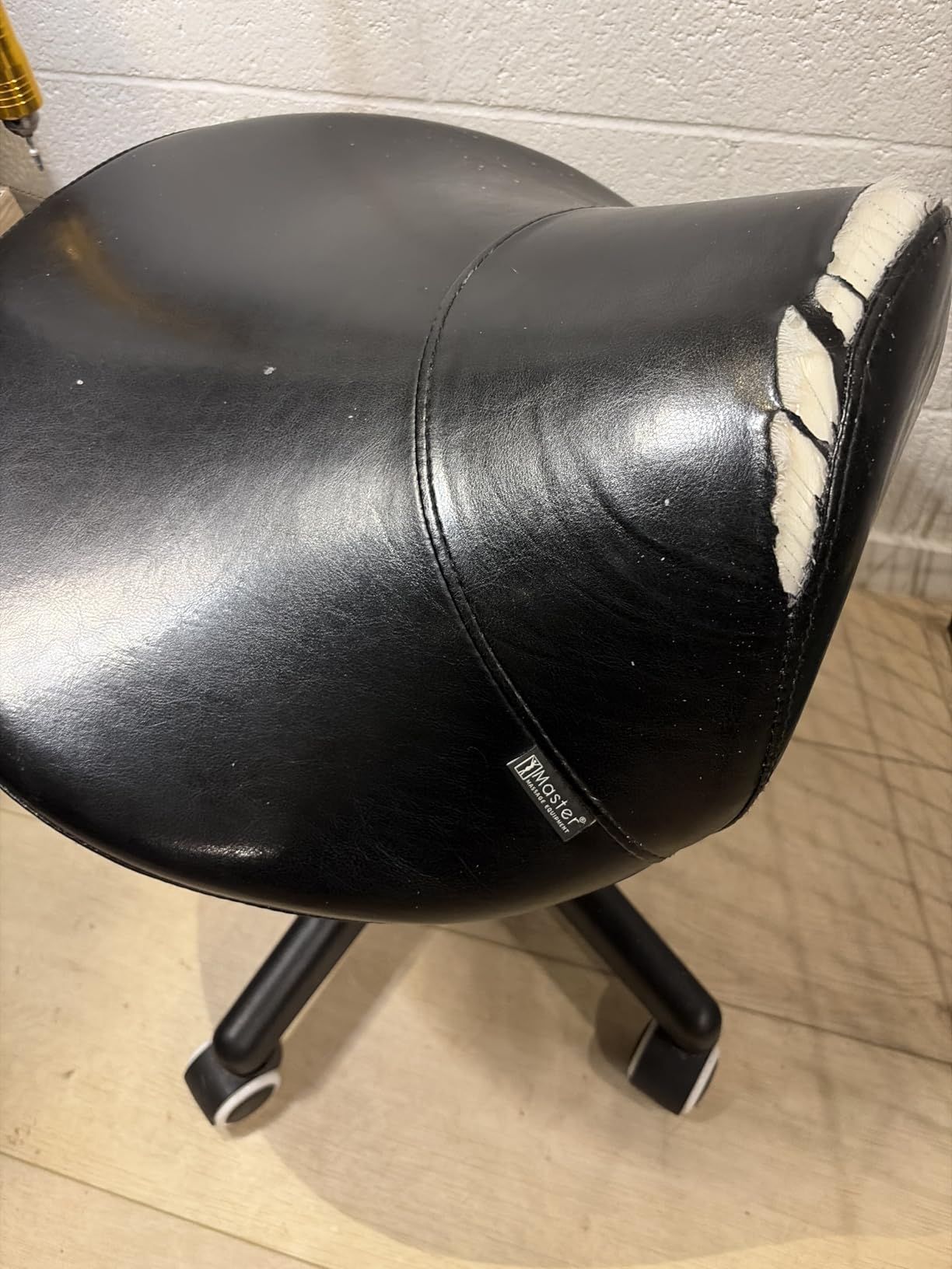 Master Massage Ergonomic Saddle Stool - Hydraulic Swivel Rolling Chair for Salon, Clinic, Tattoo, Dentist, Spa, Workshop, and Office - Black customer photo 1