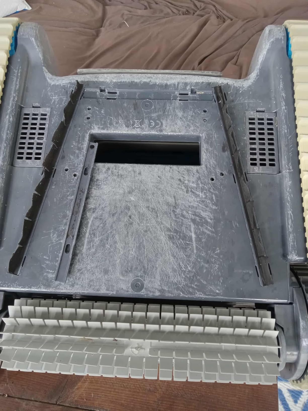 Dolphin Proteus DX3 Automatic Robotic Pool Vacuum Cleaner, Wall Climbing, Active Scrubber Brush, Ideal for In-ground Pools up to 33 FT in Length customer photo 2