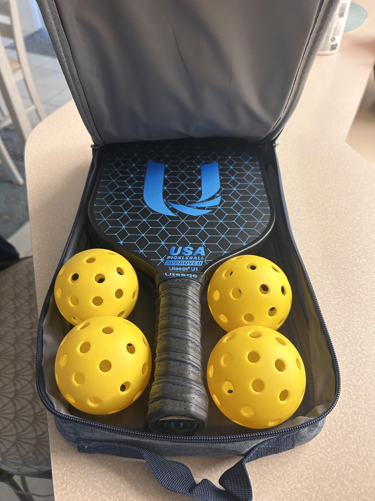2026 Upgraded Uteeqe Pickleball Paddles Set of 2, Graphite, 14mm Thermoformed One-Mold, Semi-Textured for Extra Grit & Spin, Lightweight, USAPA Approved, Non-Slip, 4.25Inch Grip with Carry Bag & Balls customer photo 1