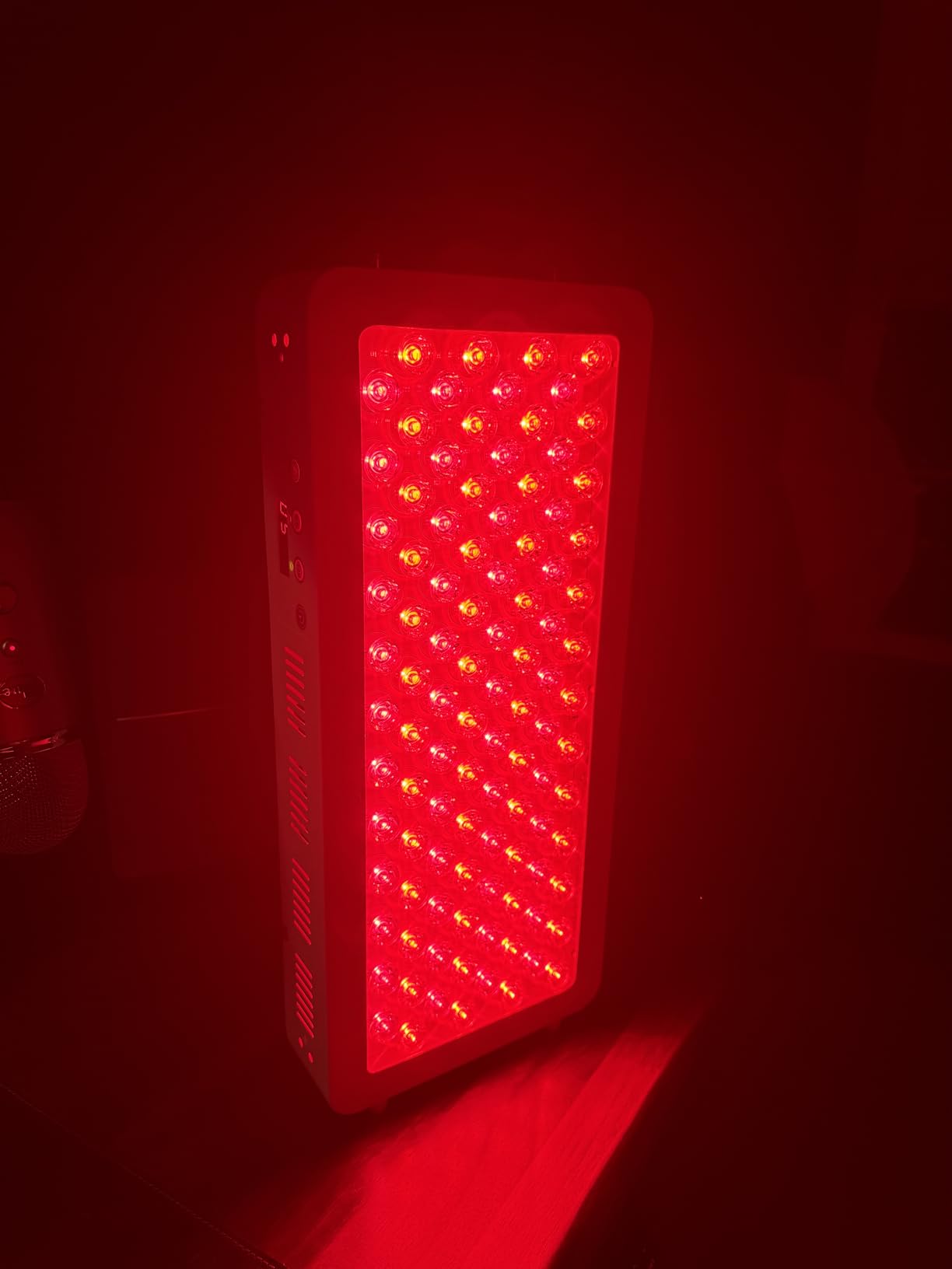 BestQool Red Light Therapy Panel, 4 Wavelengths Infrared for Body, 160W | 630-940nm Red and Infrared Light Therapy, 100 LEDs Elite Grade Dual Chip, High Power LED Light Lamp, Modular Design customer photo 1