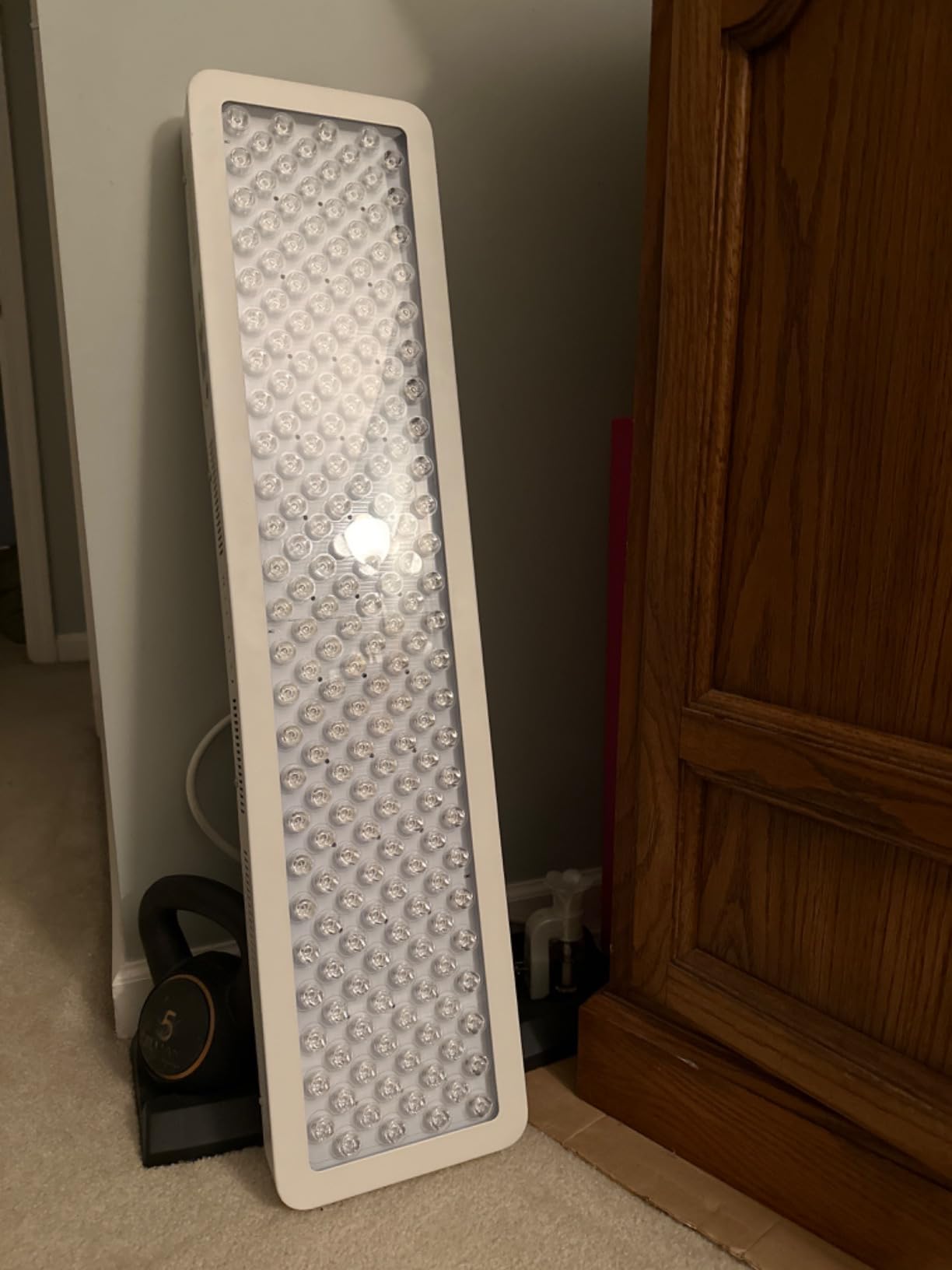 BestQool Red Light Therapy Panel, 4 Wavelengths 200 LEDs Full Body, 330W | 630-940nm Red and Infrared Light Therapy, Elite Grade Dual Chip High Power Red Light Lamp at Home, Modular Design customer photo 1