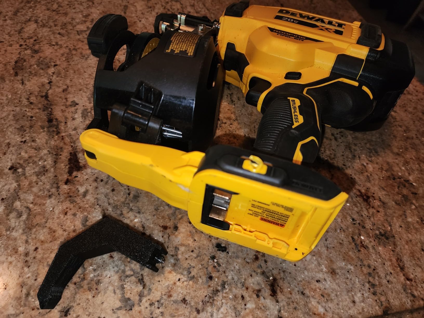 DeWalt 20V MAX 15 Degree Coil Battery Powered Roofing Nailer | Tool-Free Nail Tray customer photo 1
