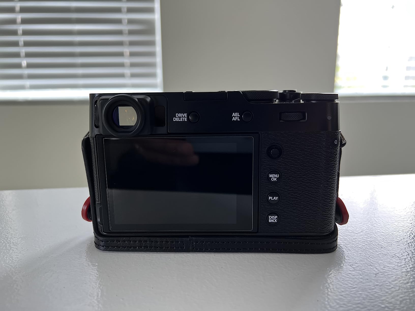 MegaGear MG1894 Ever Ready Genuine Leather Camera Half Case Compatible with Fujifilm X100V - Black customer photo 2
