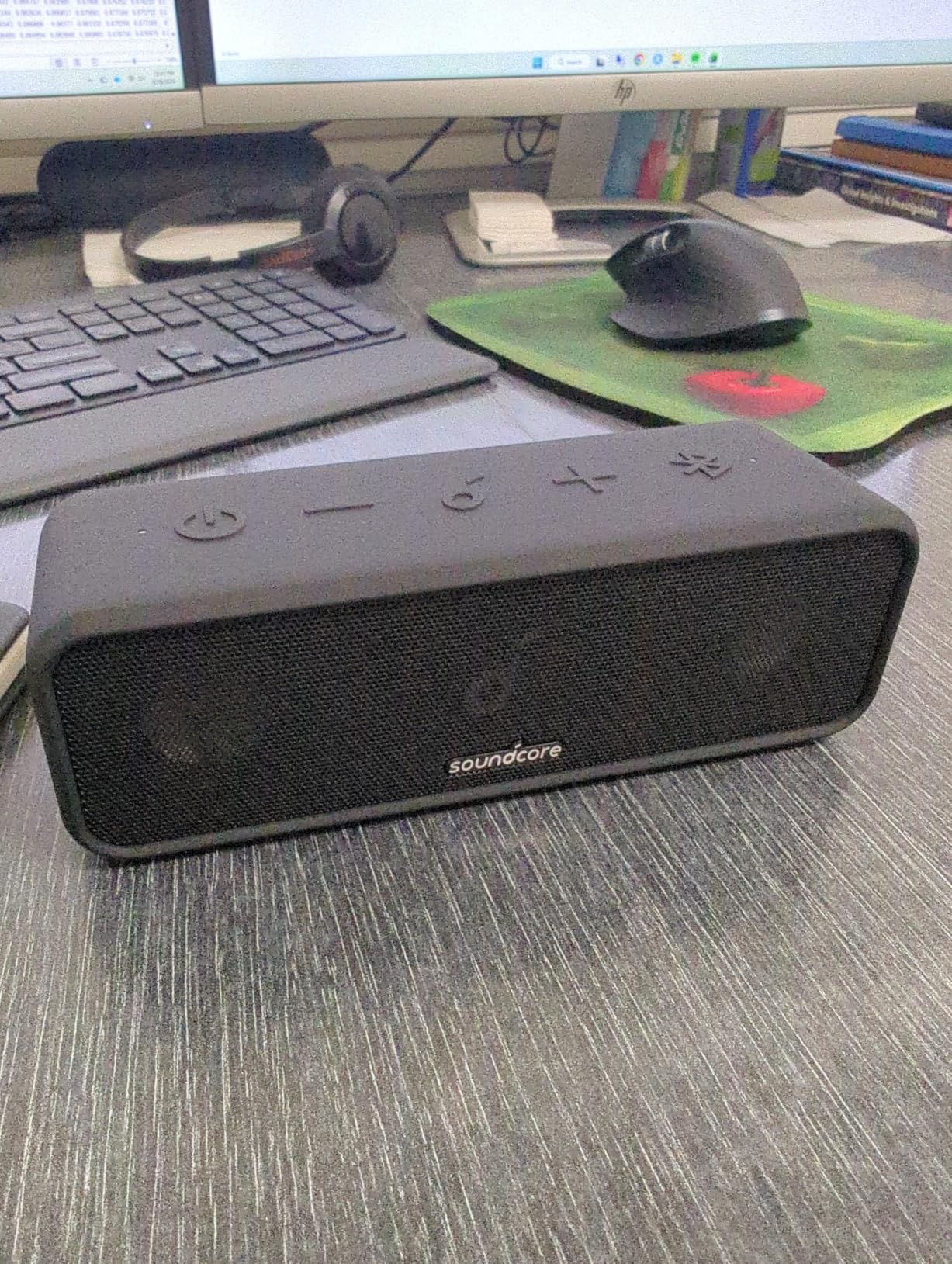 Soundcore Anker 3 Portable Bluetooth Speaker, IPX7 Waterproof, 24H Playtime customer photo 1