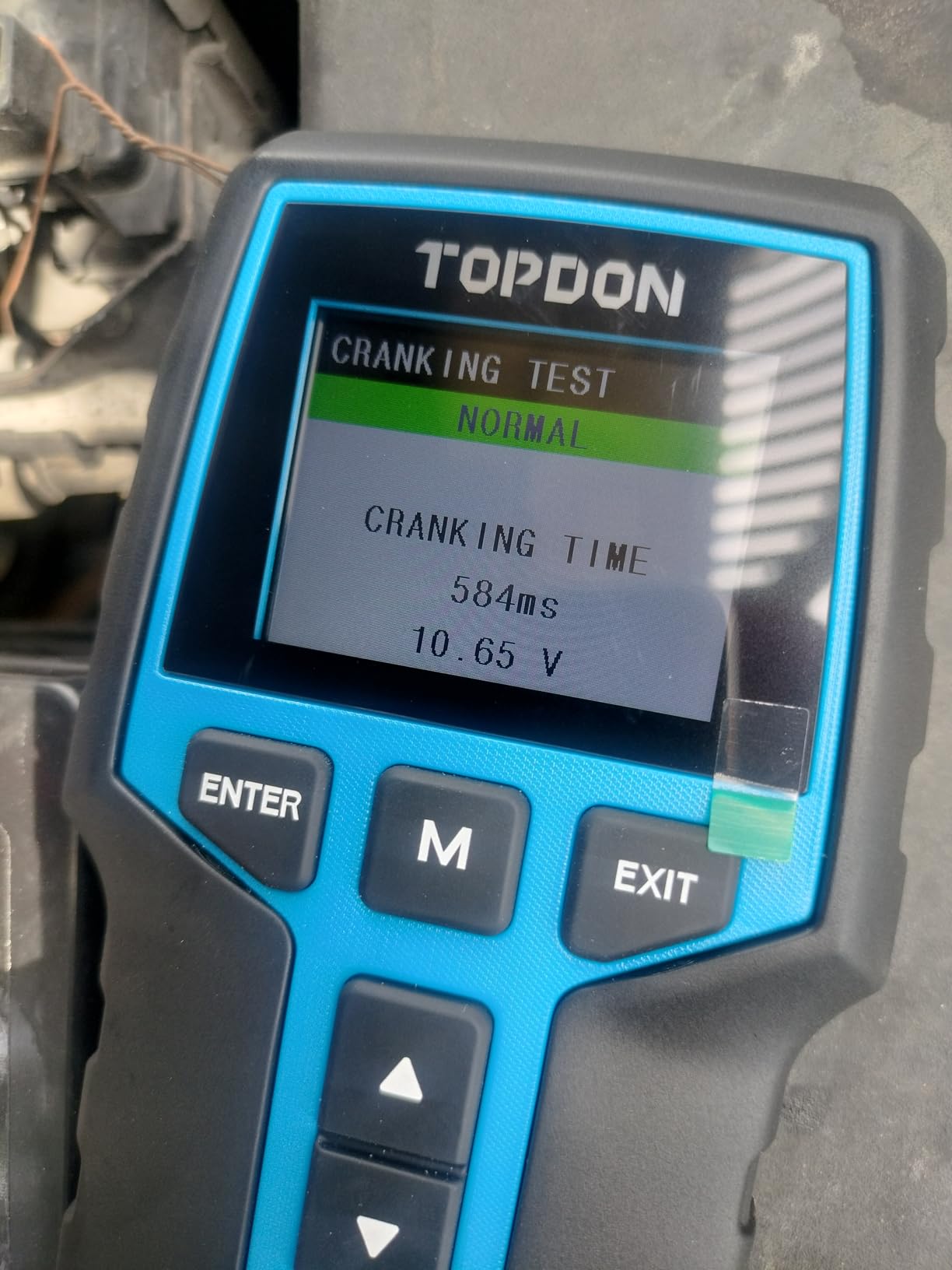 Car Battery Tester 24V 12V Load Tester, TOPDON BT200 100-2000CCA Automotive Alternator Tester Digital Auto Battery Analyzer Charging Cranking System Tester for Car Truck Motorcycle ATV SUV Boat Yacht customer photo 1