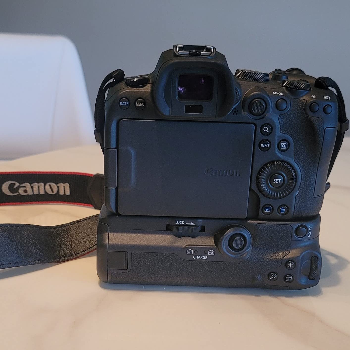 Canon 4365C001 BG-R10 Battery Grip for EOS R5, EOS R6 Camera Black customer photo 1