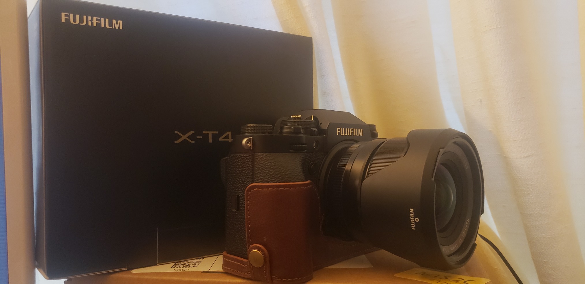 MegaGear MG1924 Ever Ready Genuine Leather Camera Half Case Compatible with Fujifilm X-T4 - Brown customer photo 2