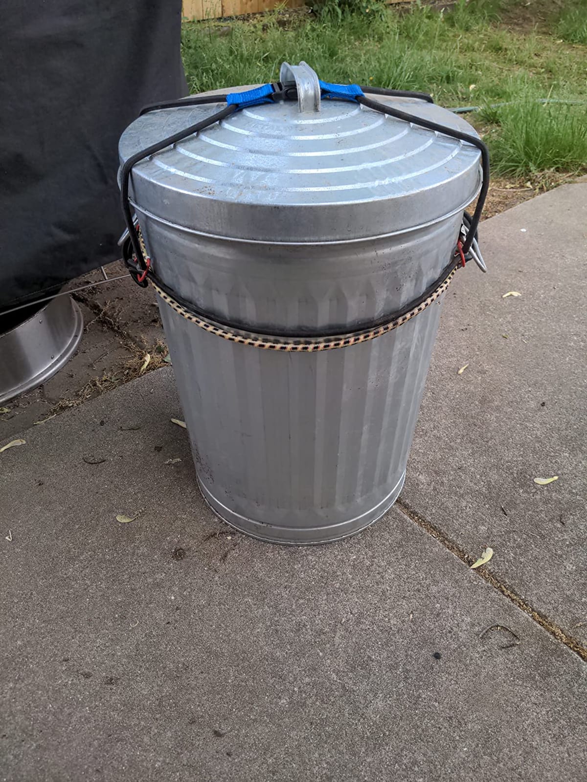 ENCASED Trash Can Lock for Animals/Raccoons, Bungee Cord Heavy Duty Large Outdoor Garbage Lid Lock ((Does NOT Include Trash Can)) customer photo 2