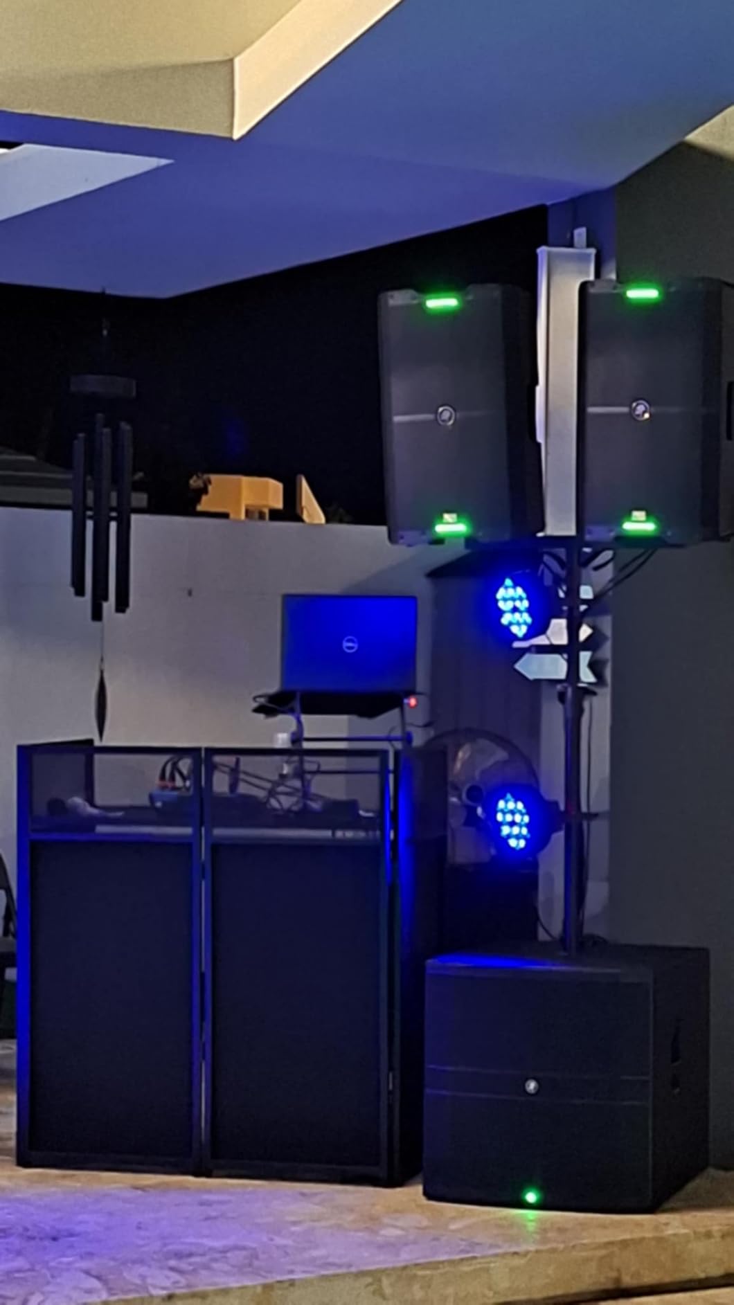 Rockville Rockbooth Black DJ Event Booth Facade with Built in Table, Bag | 8 Scrims (4 Black/4 White), Metal Frame, Foldable, Adjustable Feet, Wire Management, Fire Retardant customer photo 1