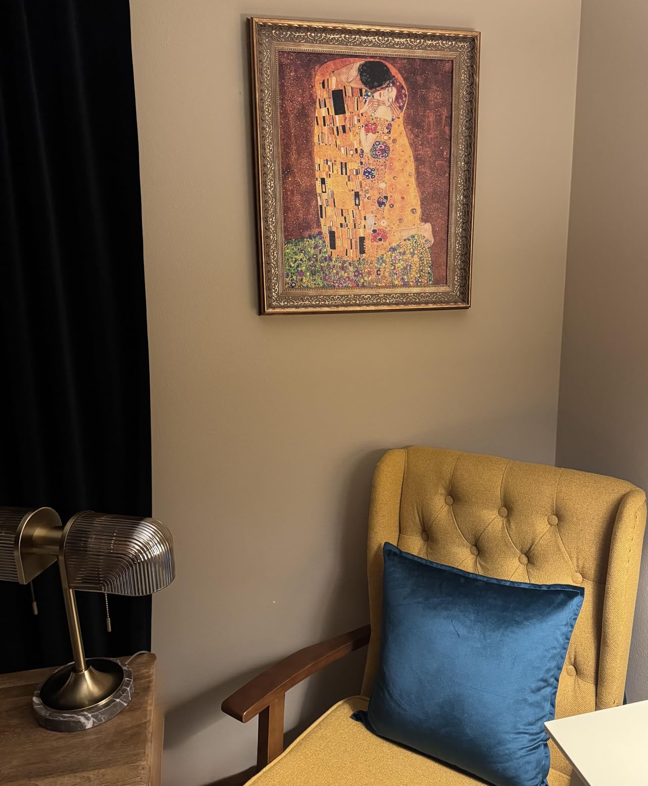 The Lady in Gold by Gustav Klimt.Framed Size:24.5 x 20.5 inches,Image Size:20x16 inches,Vintage Pattern Gold Frame The World Classic Art Reproductions, Giclee Canvas Prints Wall Art for Home Décor customer photo 1