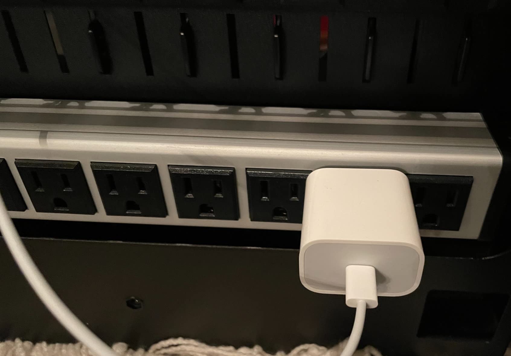 Pearington 12 Device Portable Charging Station for Tablets, iPads, Chromebooks, and Laptop Computers with Lock, Surge Protection, for Classroom or Office customer photo 2