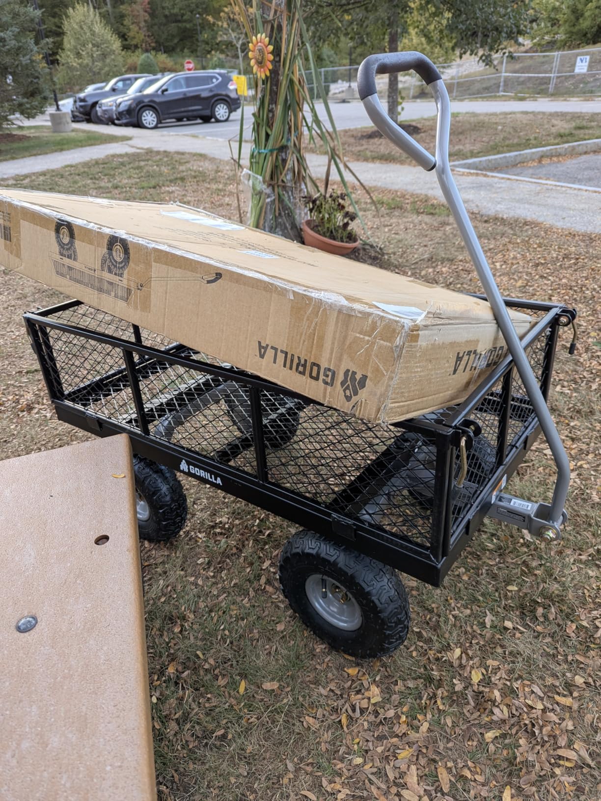 Gorilla Carts Steel Utility Cart, 800 lb Capacity, 4 Cu Ft., Black customer photo 2